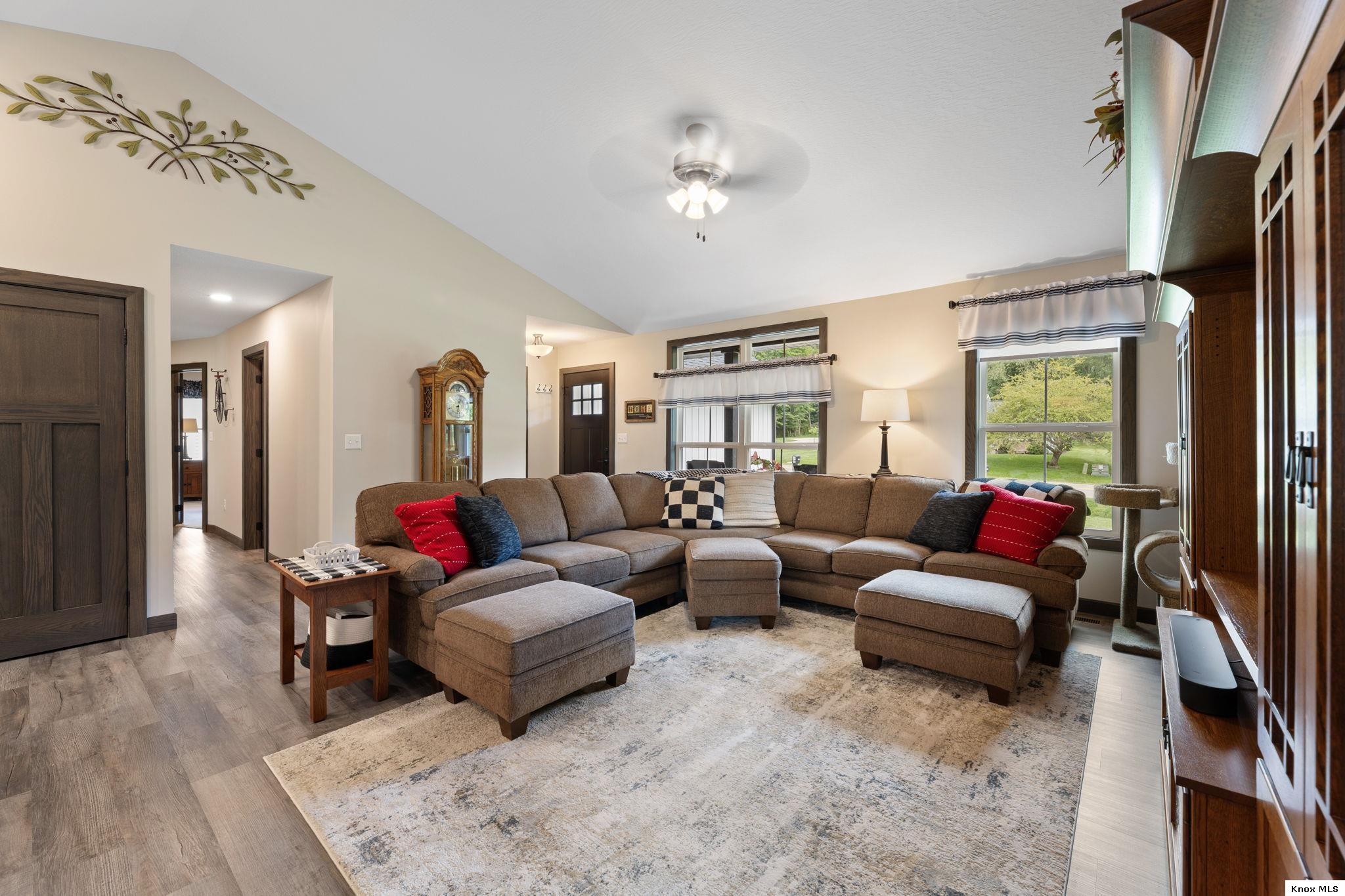 2776 Apple Valley Drive Property Photo 8