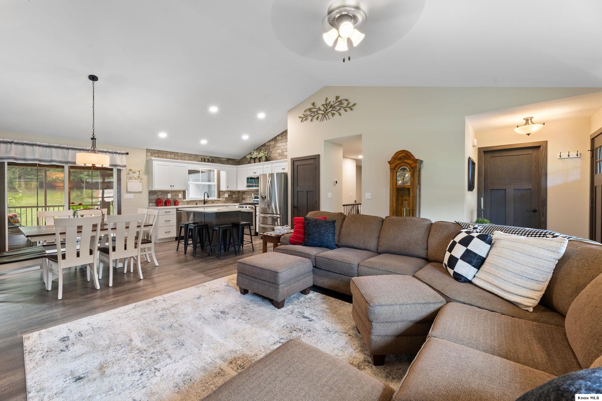2776 Apple Valley Drive Property Photo 12