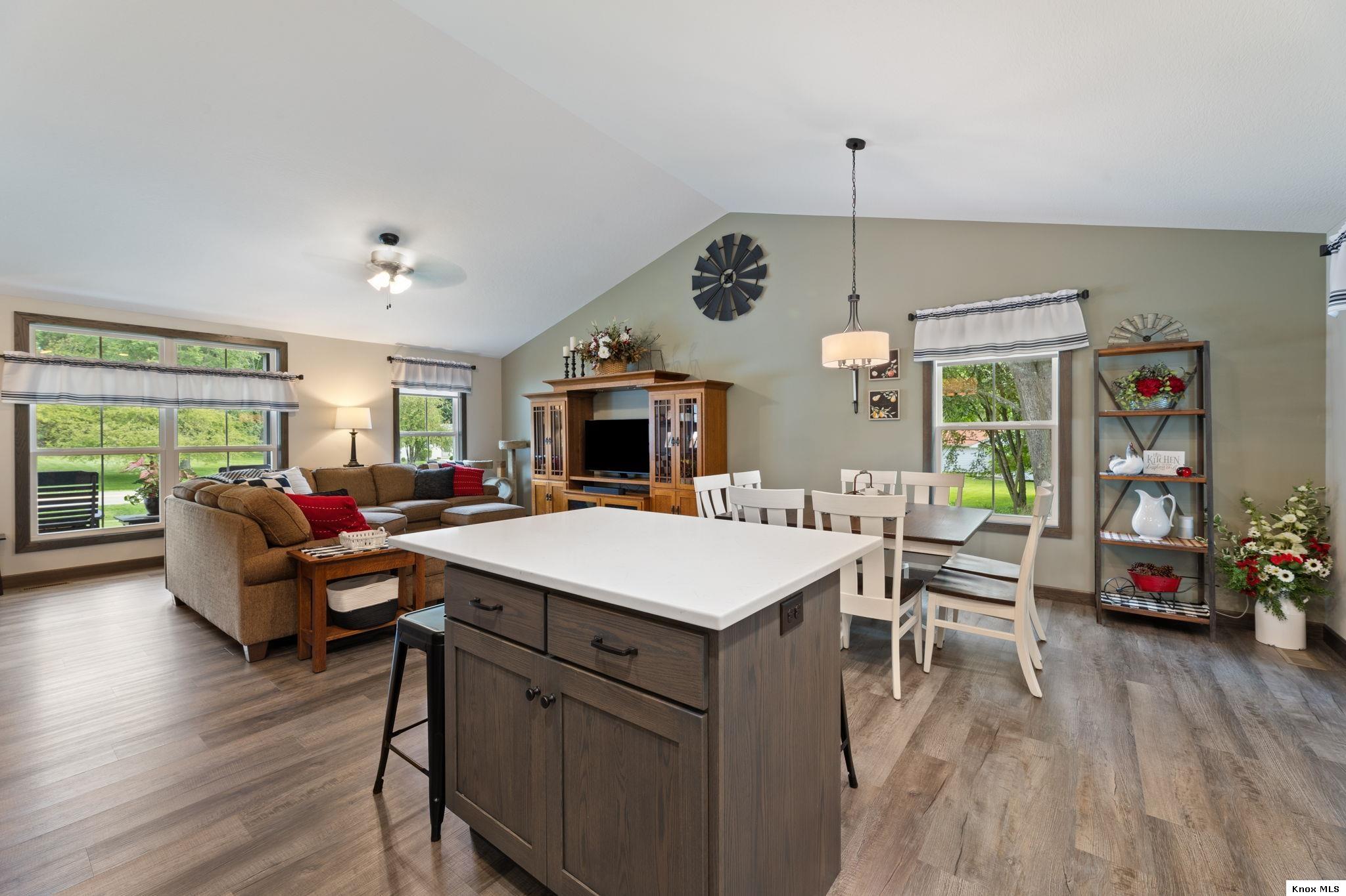 2776 Apple Valley Drive Property Photo 13