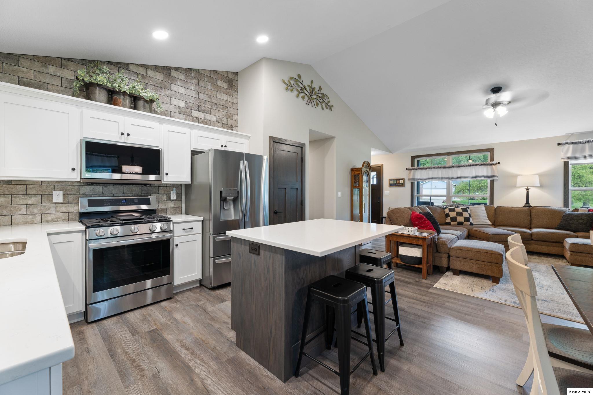 2776 Apple Valley Drive Property Photo 14