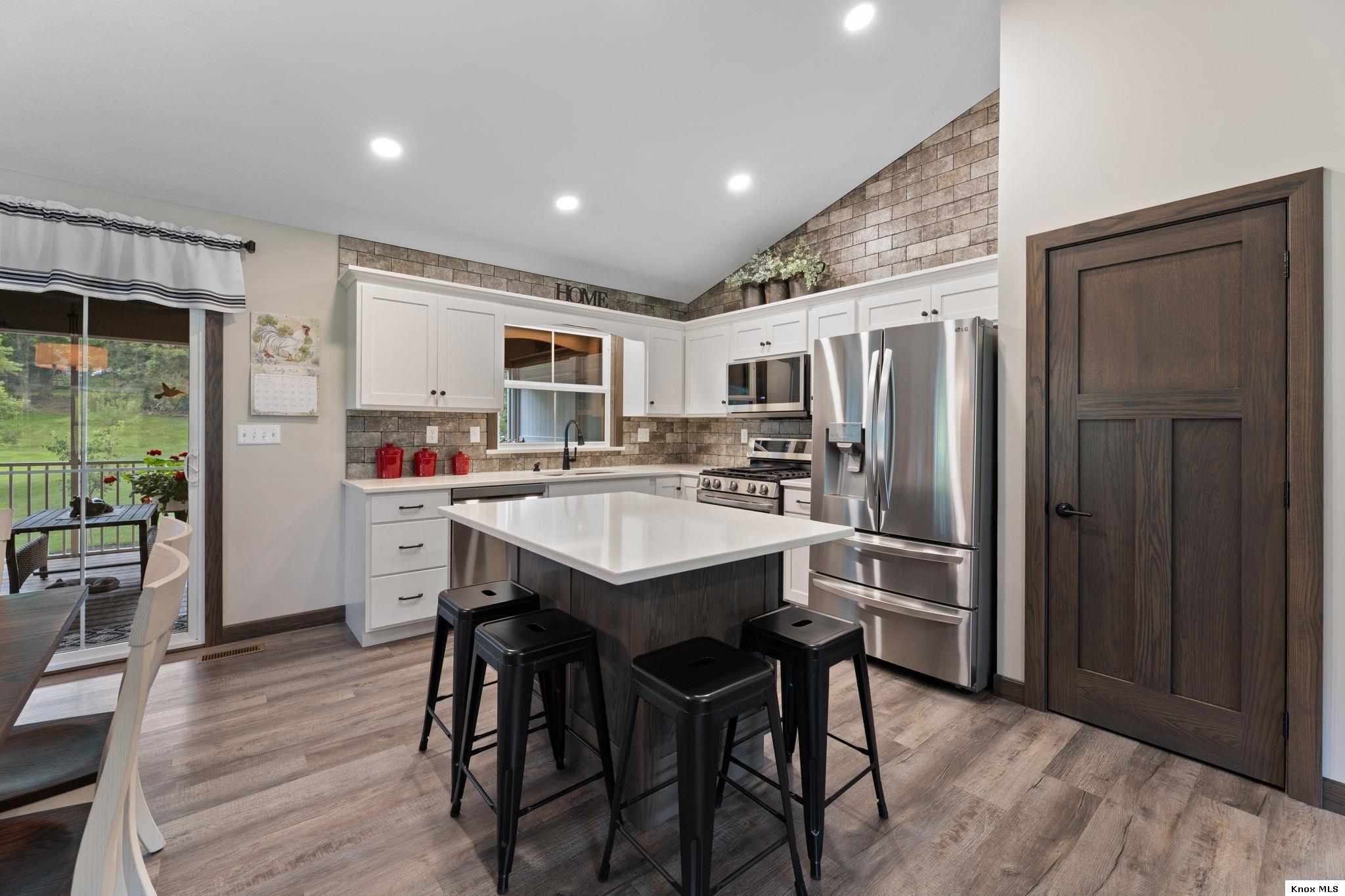 2776 Apple Valley Drive Property Photo 15