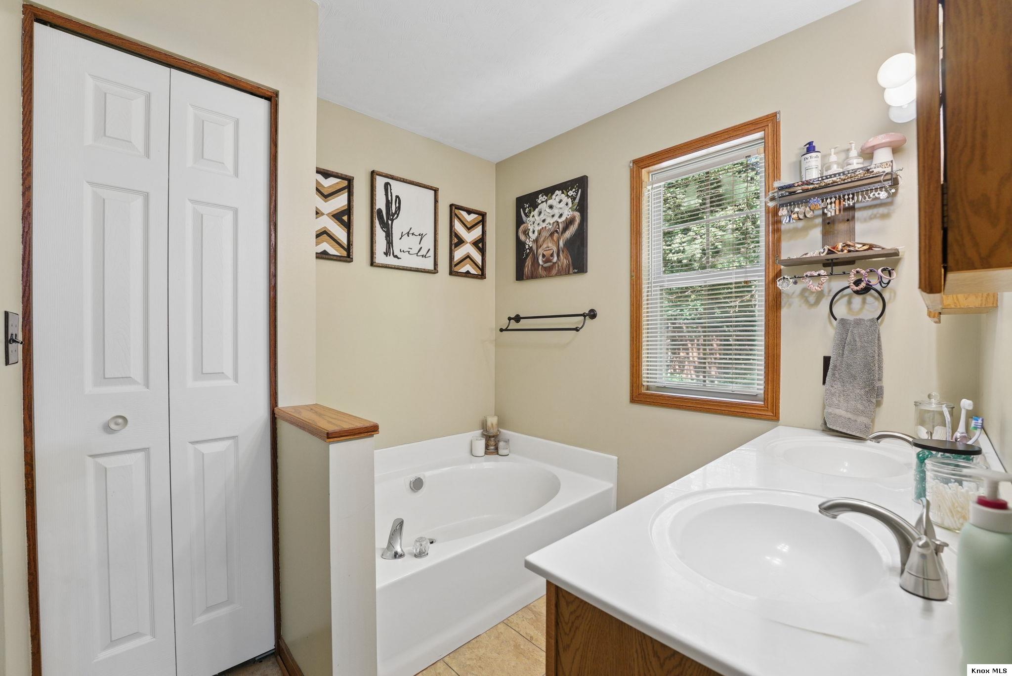 324 Pine Street Property Photo 18