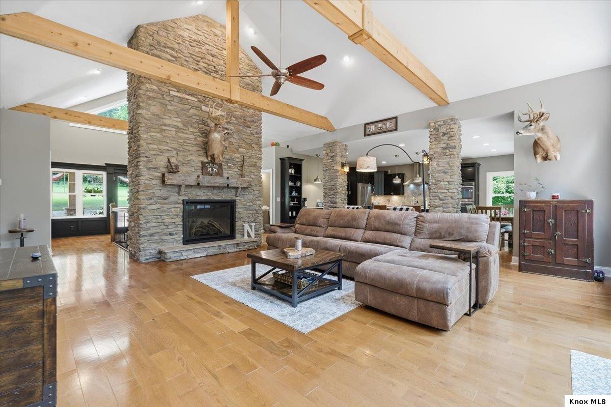 3315 Apple Valley Dr Property Photo 8