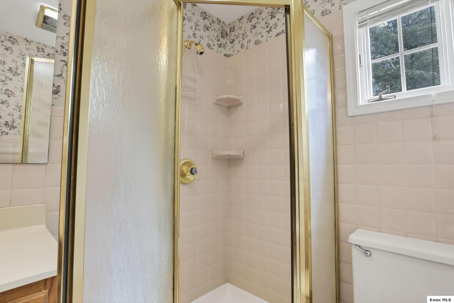 403 E Gambier Property Photo 40