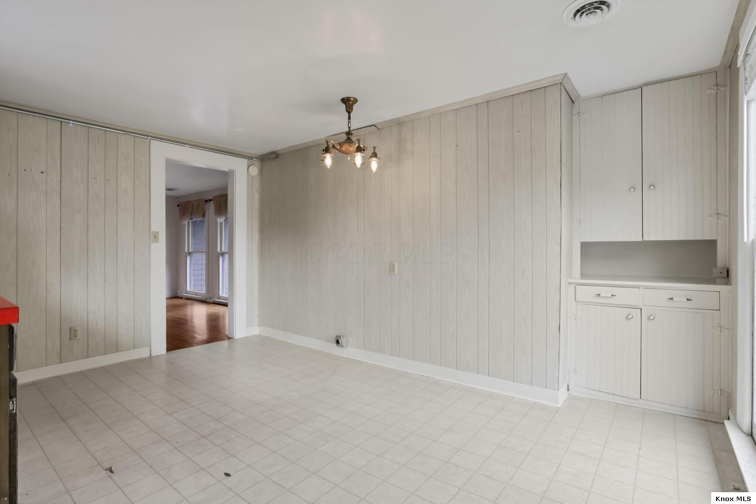 403 E Gambier Property Photo 68