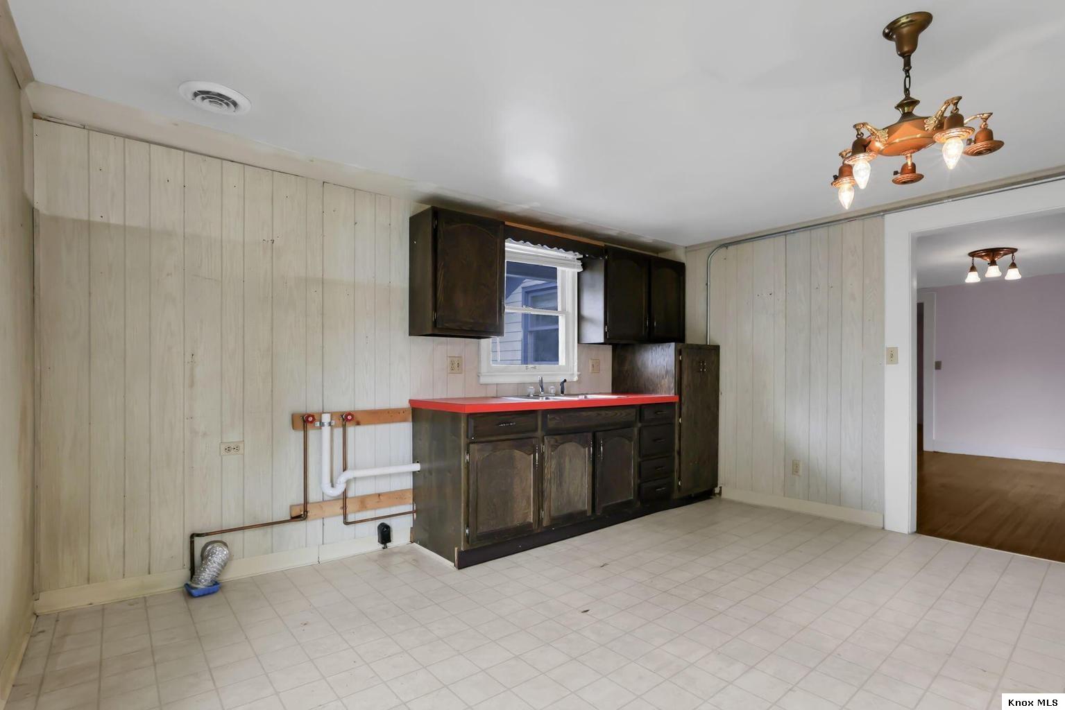 403 E Gambier Property Photo 69