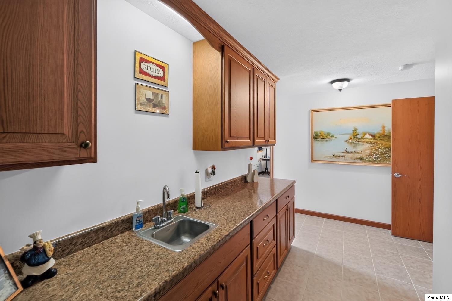 870 Fairway Drive Property Photo 34