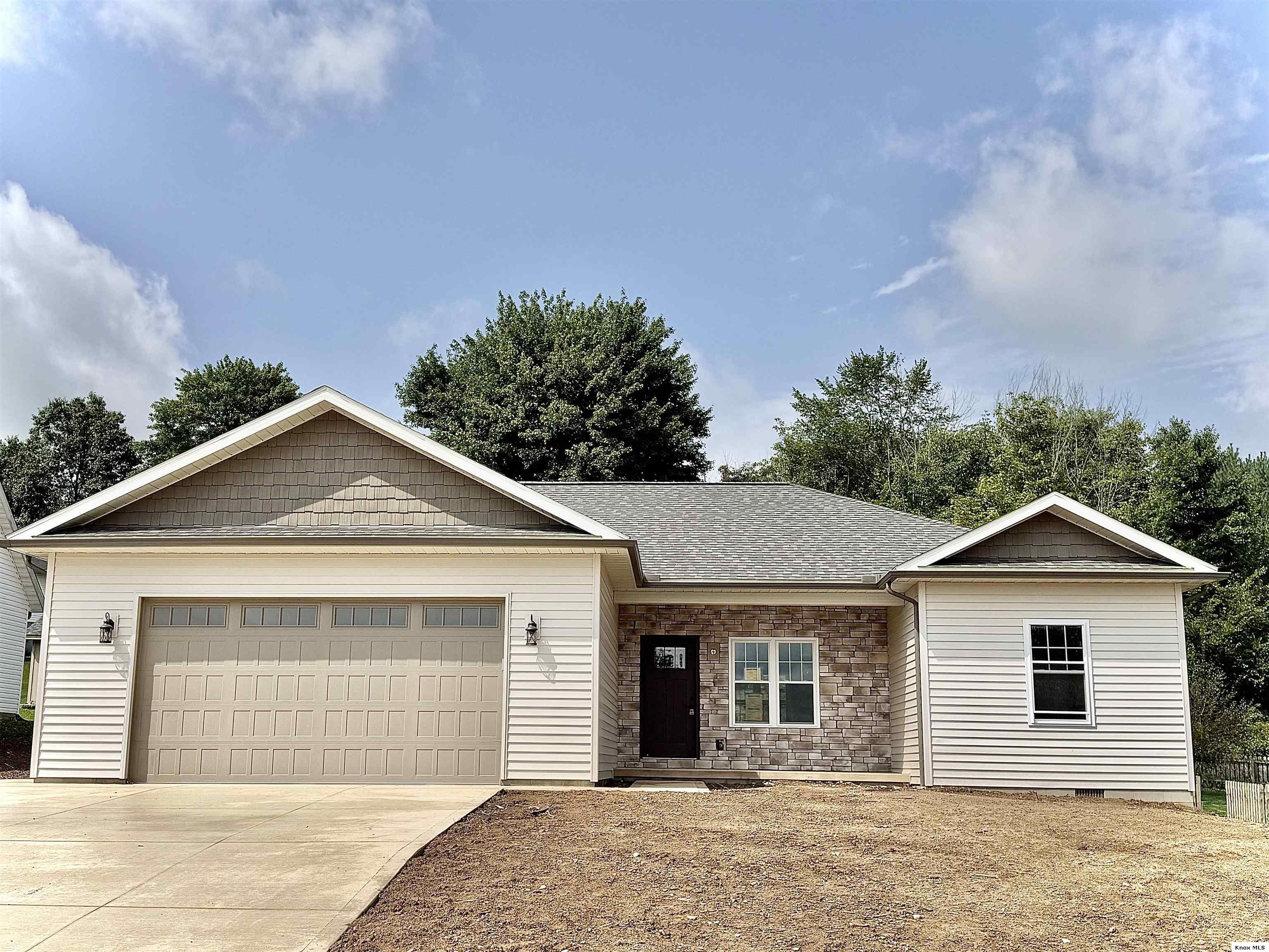 867 Fairway Drive Property Photo 1