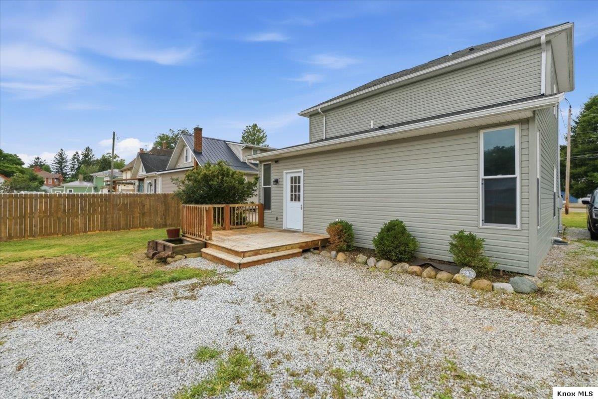 244 Newark Road Property Photo 4