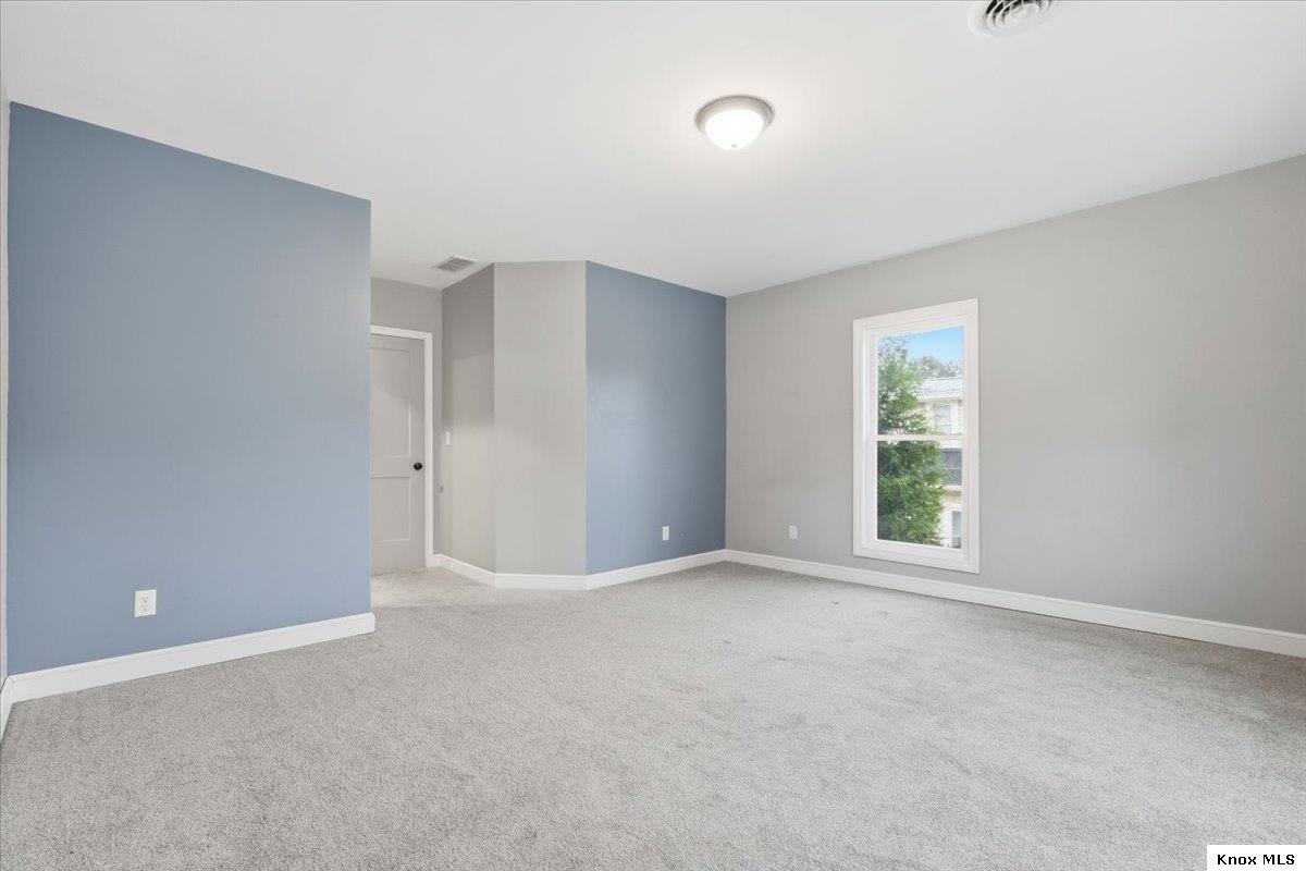 244 Newark Road Property Photo 32