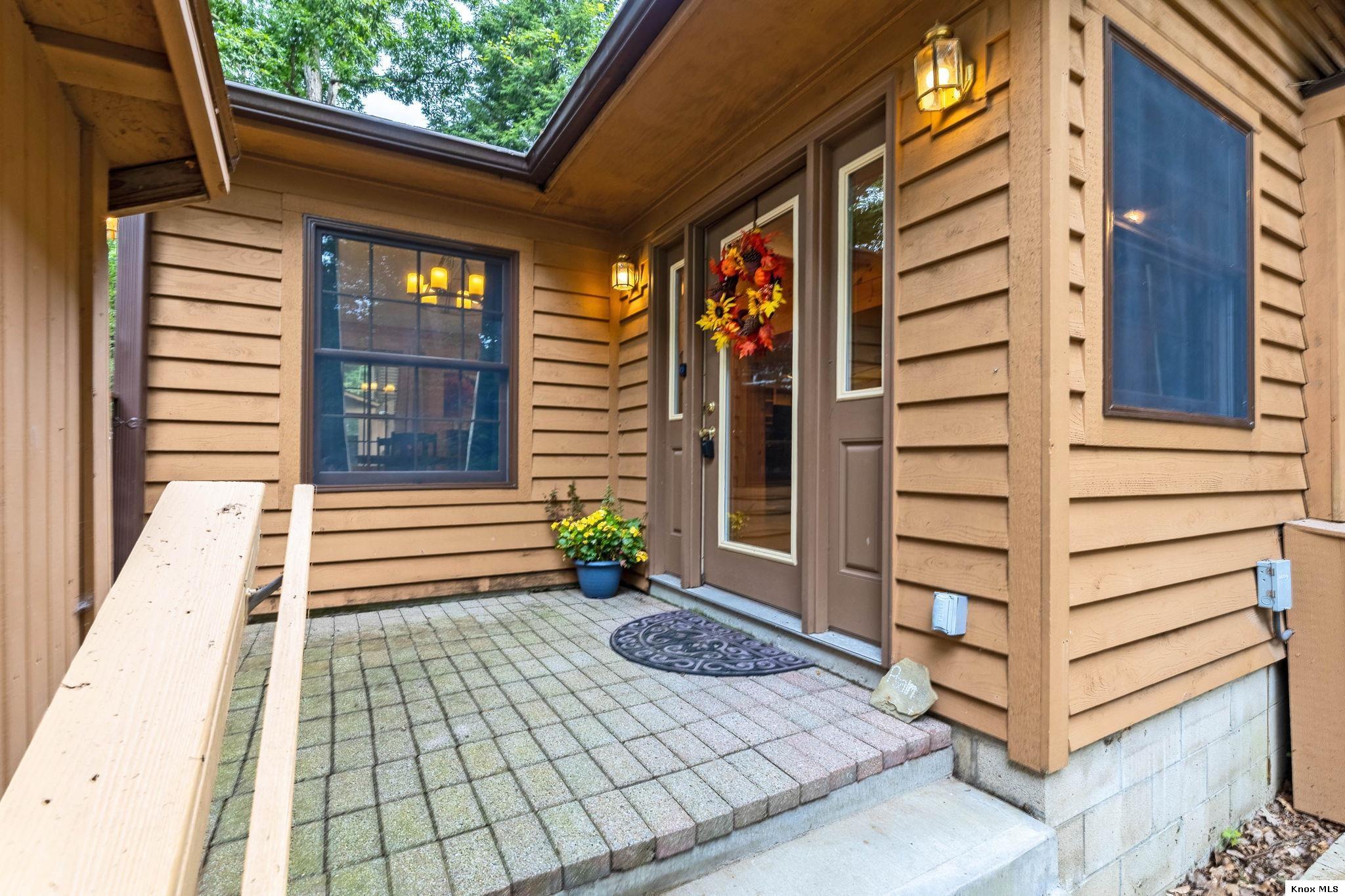 11 Shoreline Drive Property Photo 3