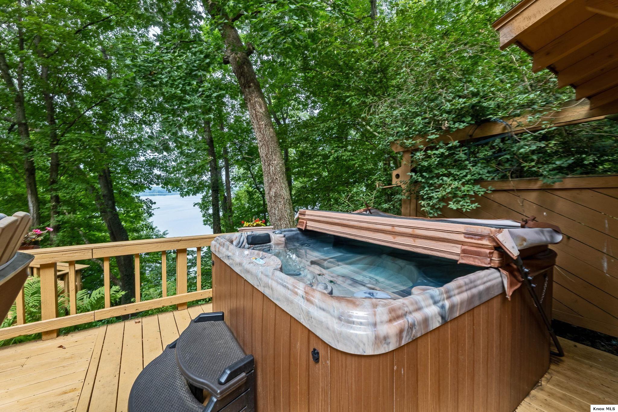 11 Shoreline Drive Property Photo 6