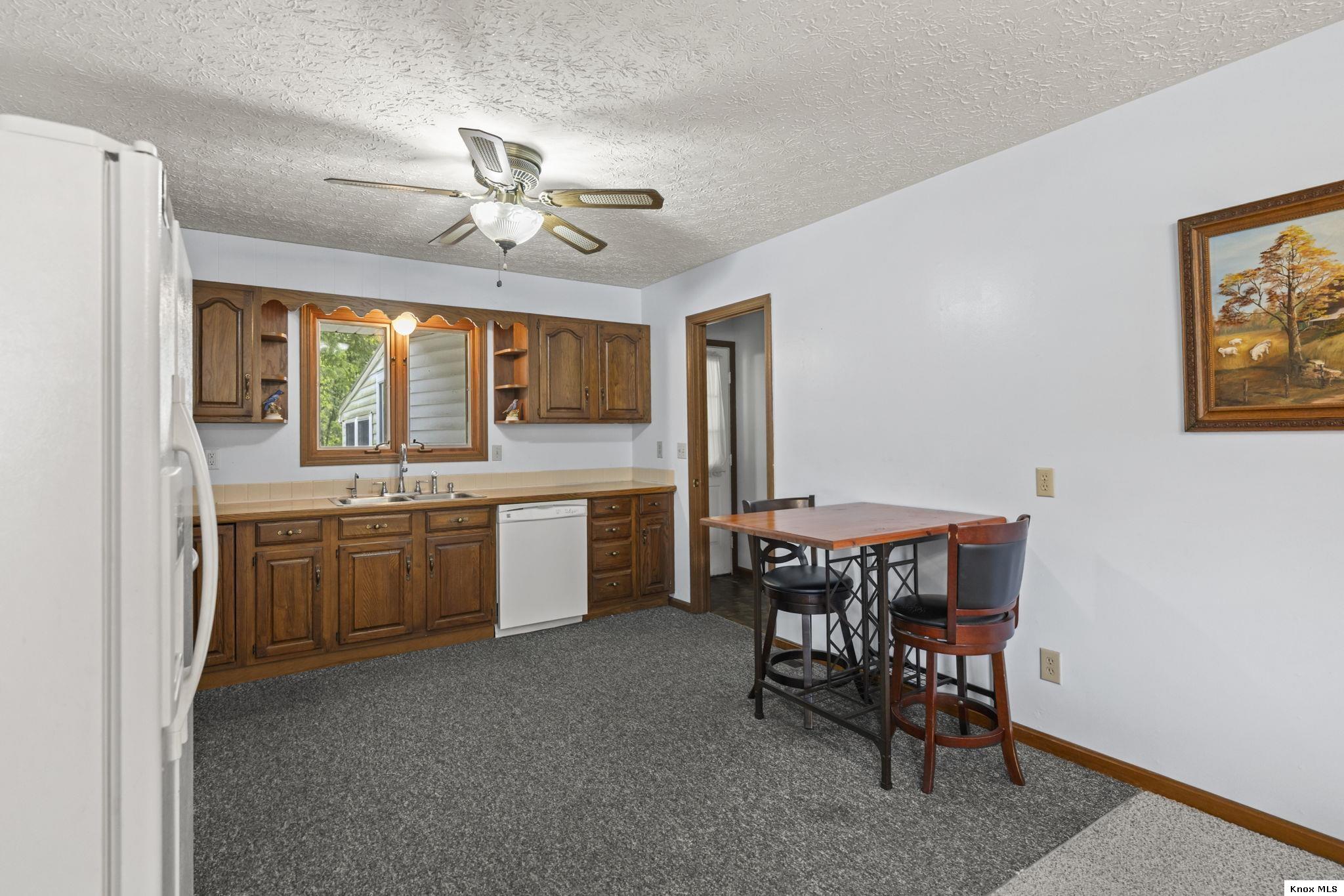 13100 Old Mansfield Rd Property Photo 7