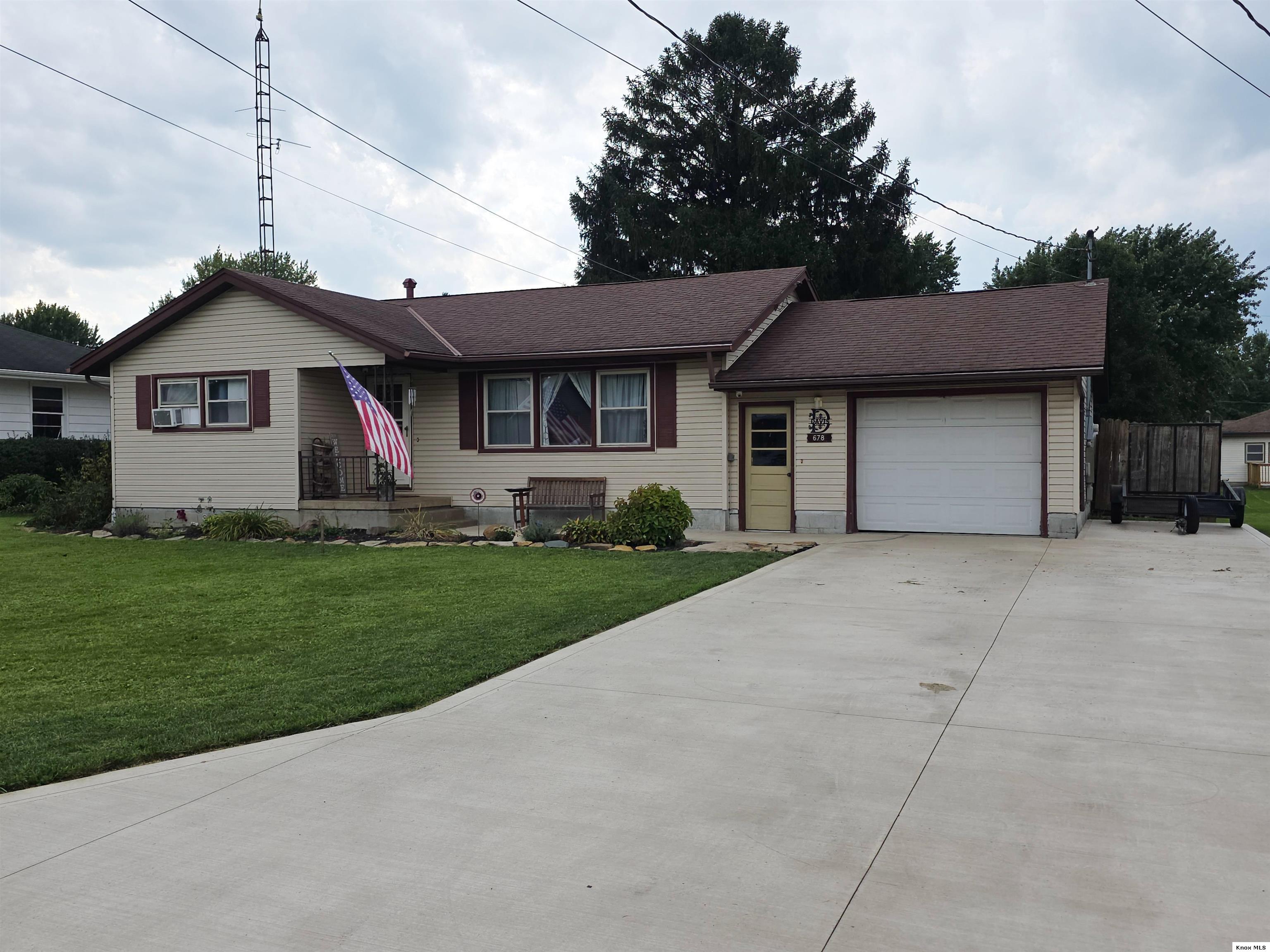 678 Willowcrest Lane Property Photo 1