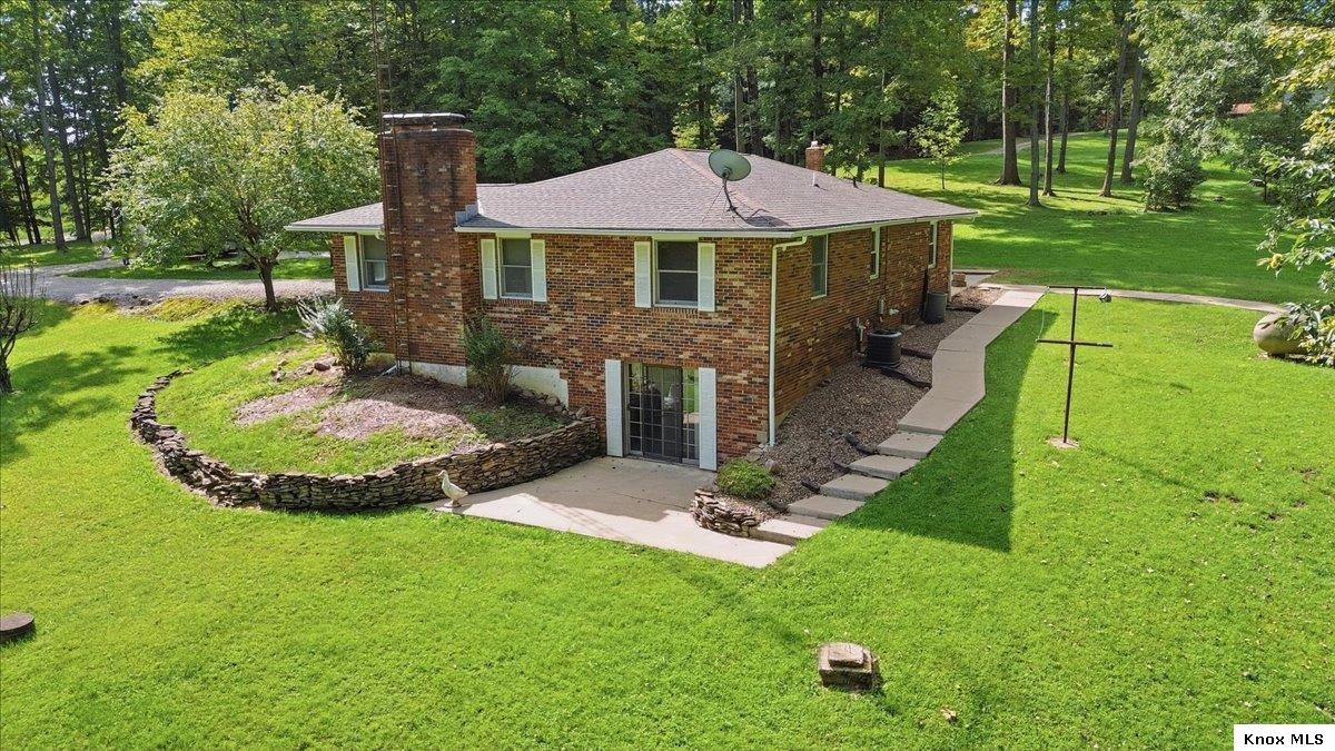 8723 Keys Road Property Photo 4