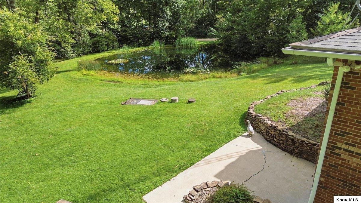 8723 Keys Road Property Photo 5