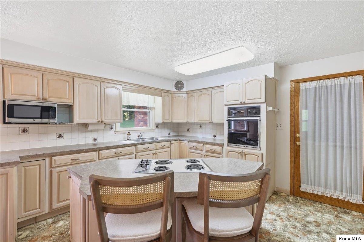 8723 Keys Road Property Photo 21