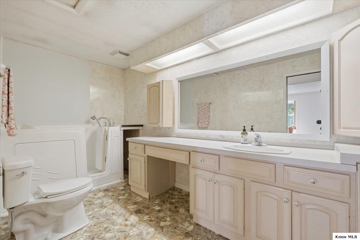 8723 Keys Road Property Photo 32
