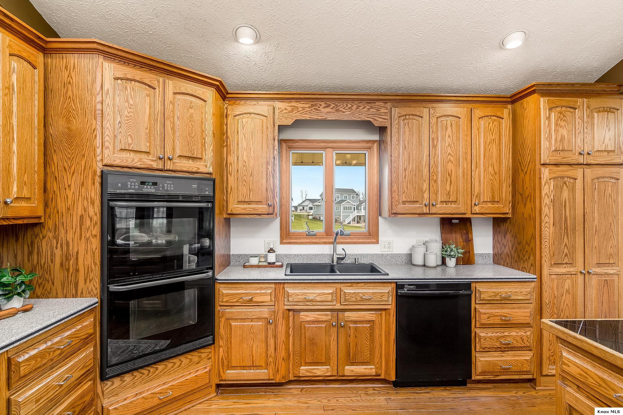 4045 Apple Valley Drive Property Photo 12