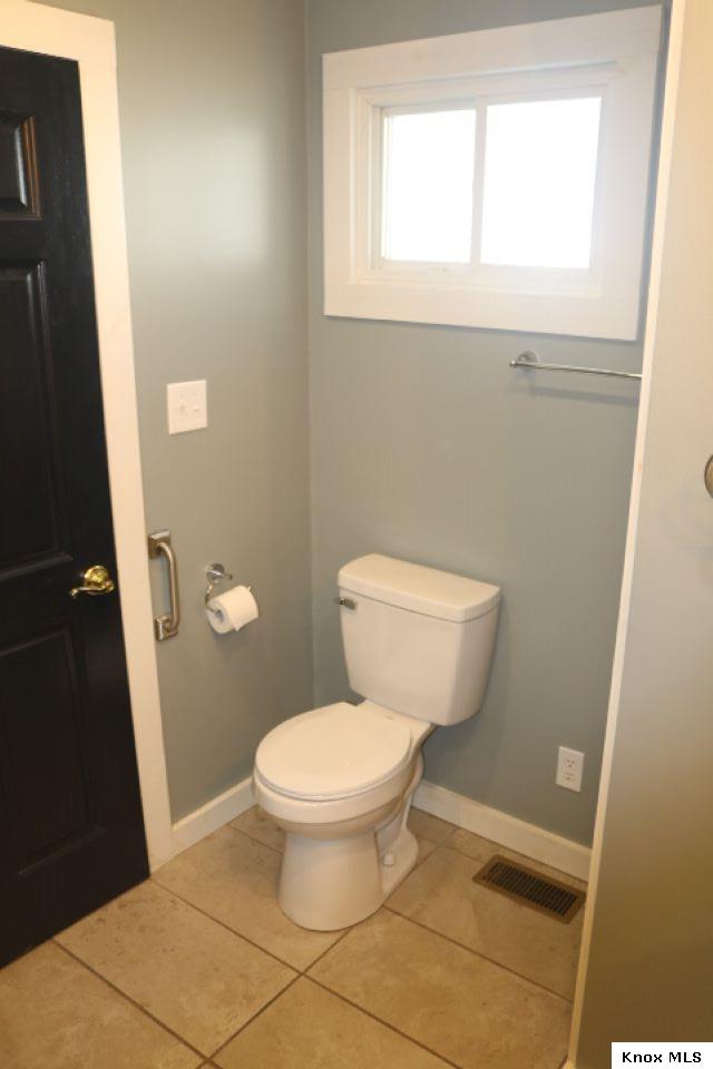 704 Broadway St Property Photo 9