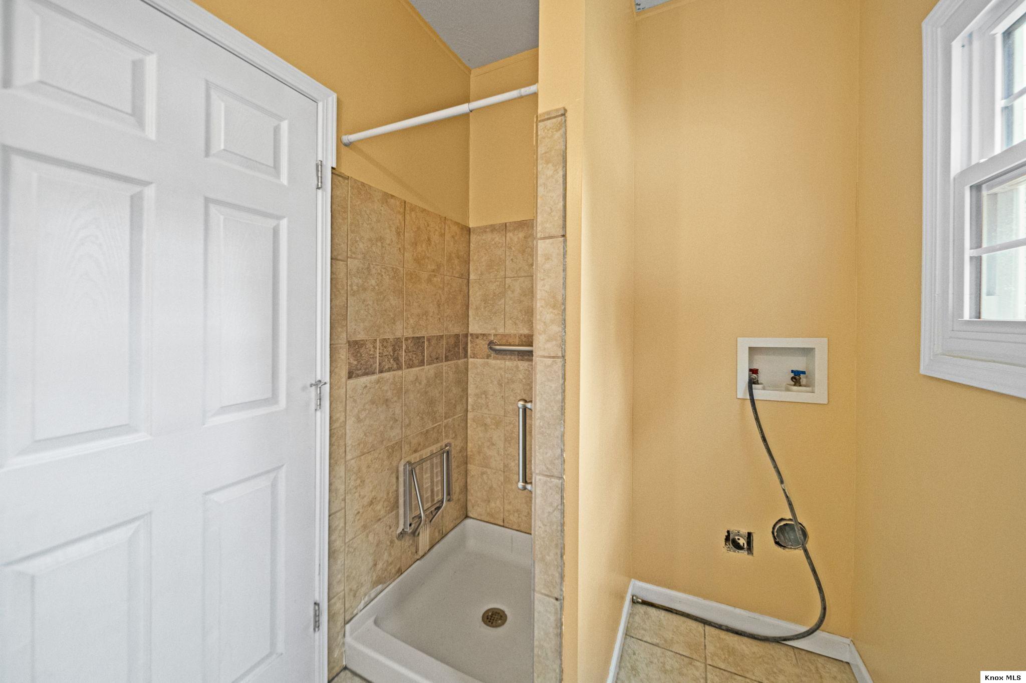 4 Meltzer Ct. Property Photo 12