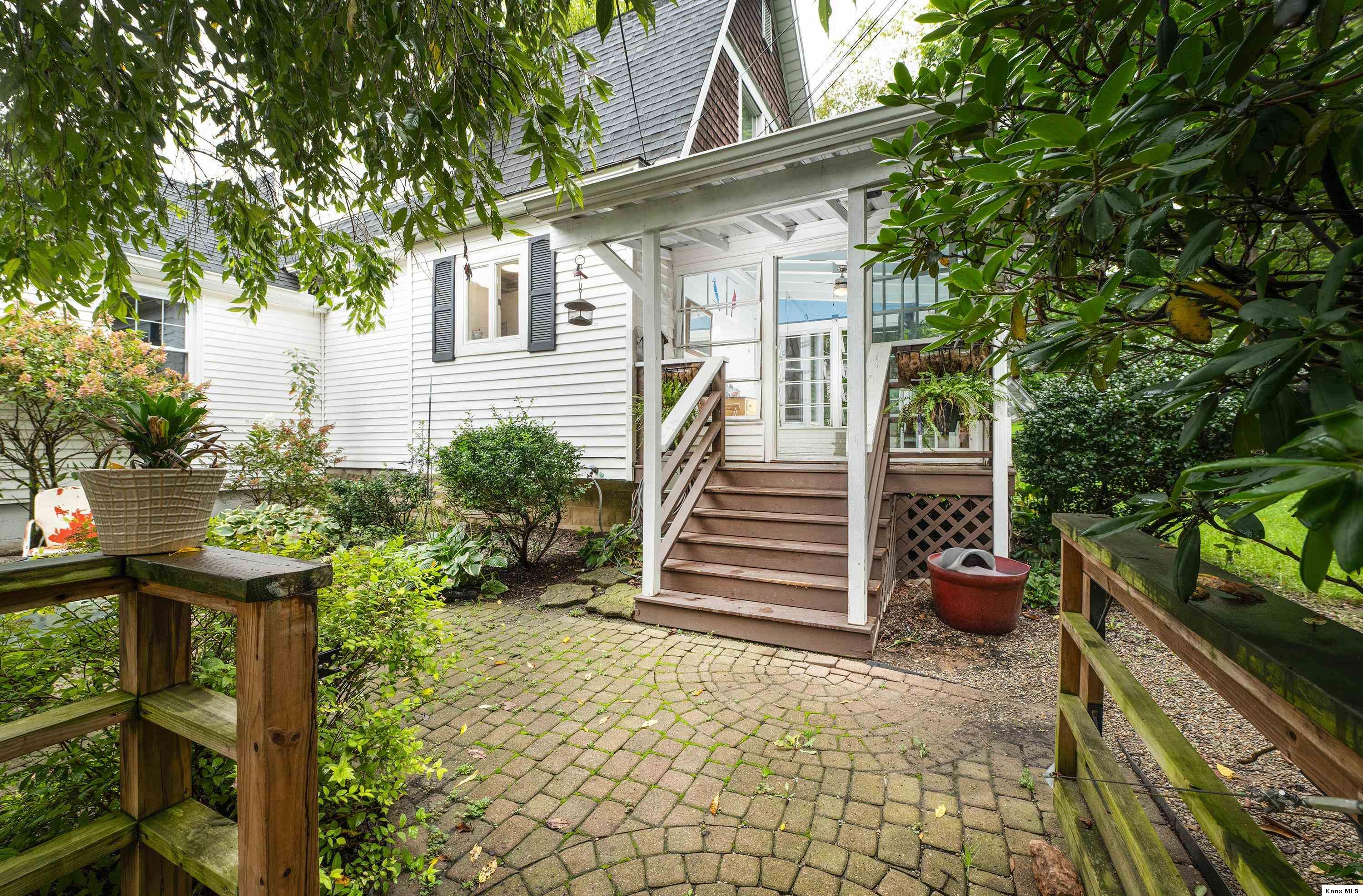 1100 E Vine St Property Photo 27