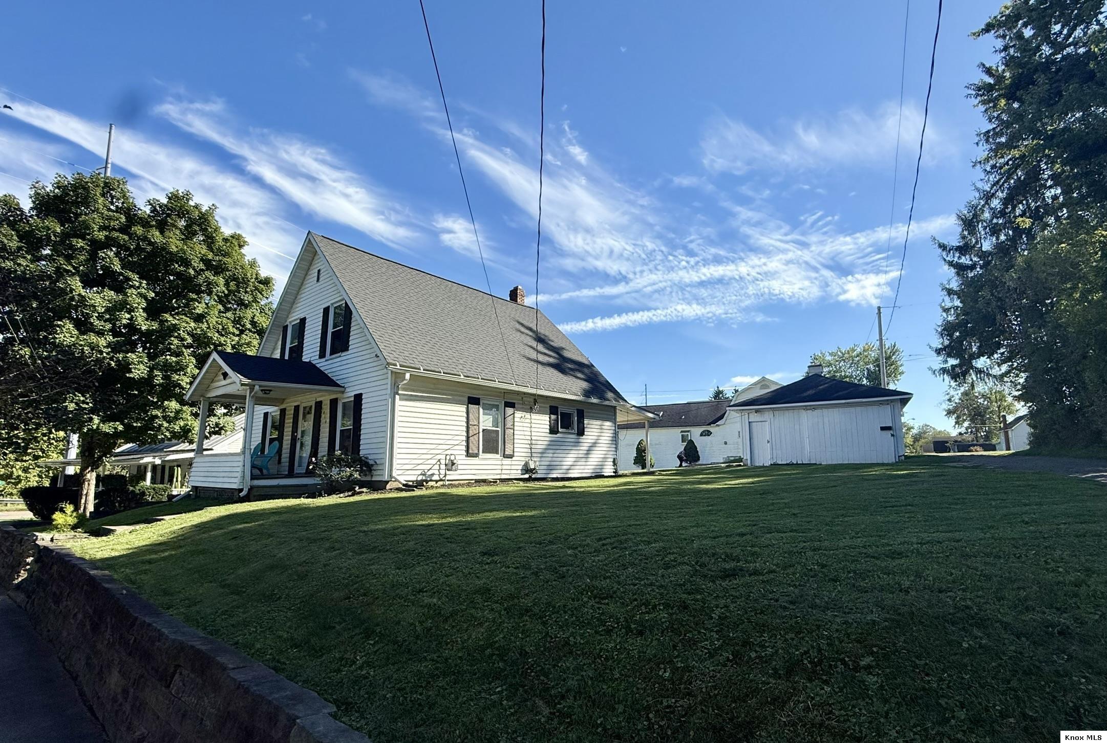 1010 E Gambier St. Property Photo 4