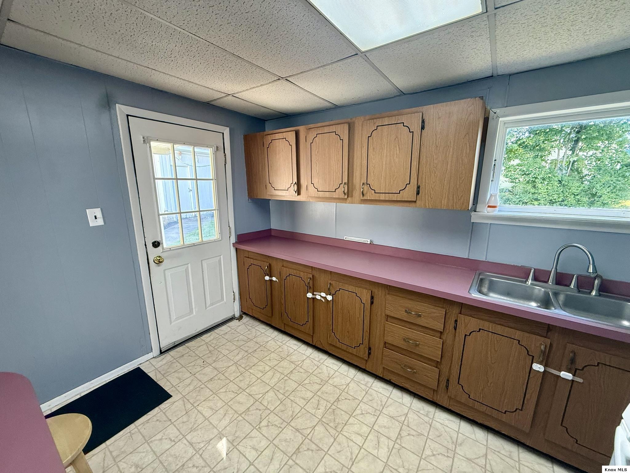 1010 E Gambier St. Property Photo 8
