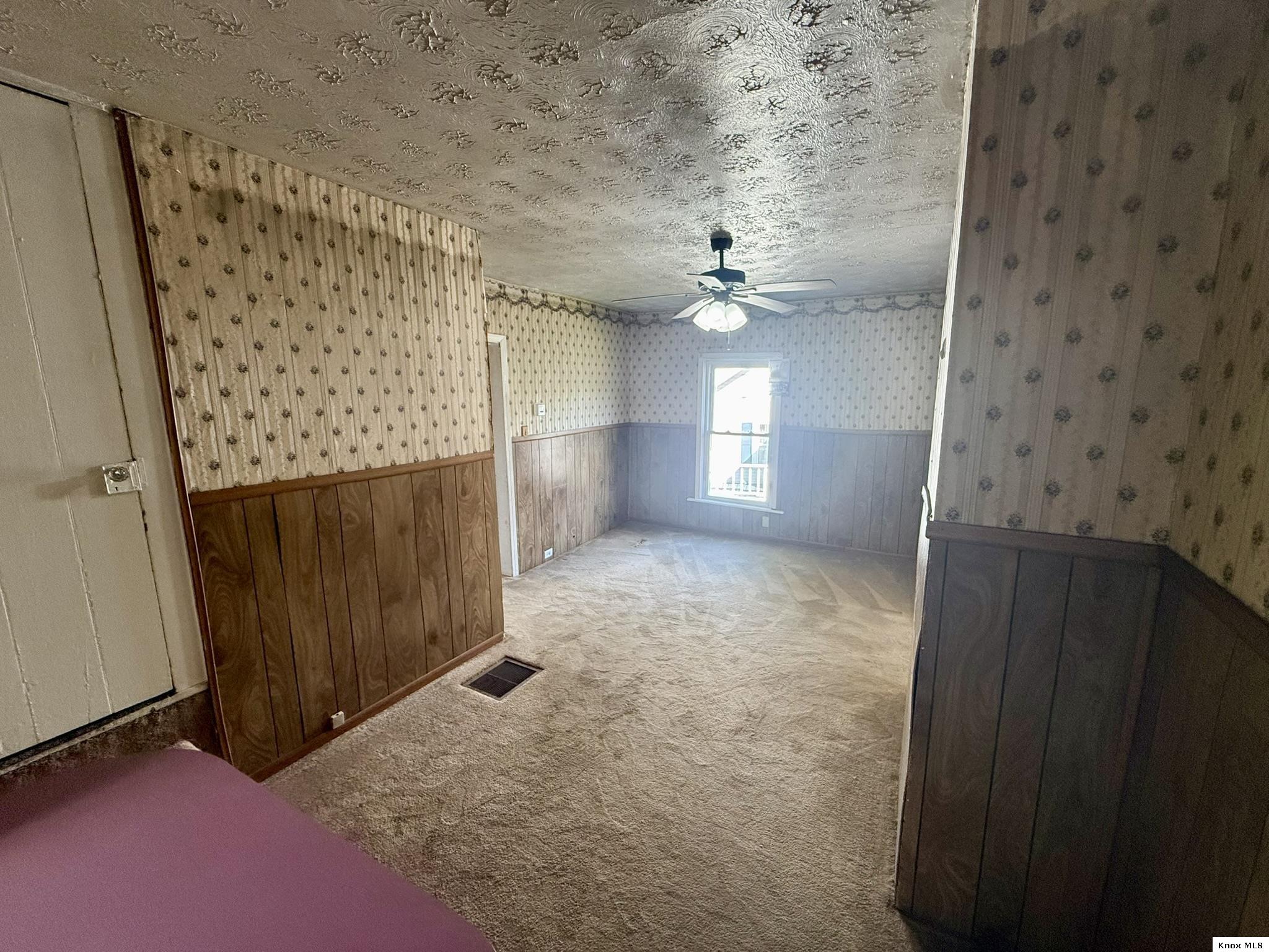 1010 E Gambier St. Property Photo 9