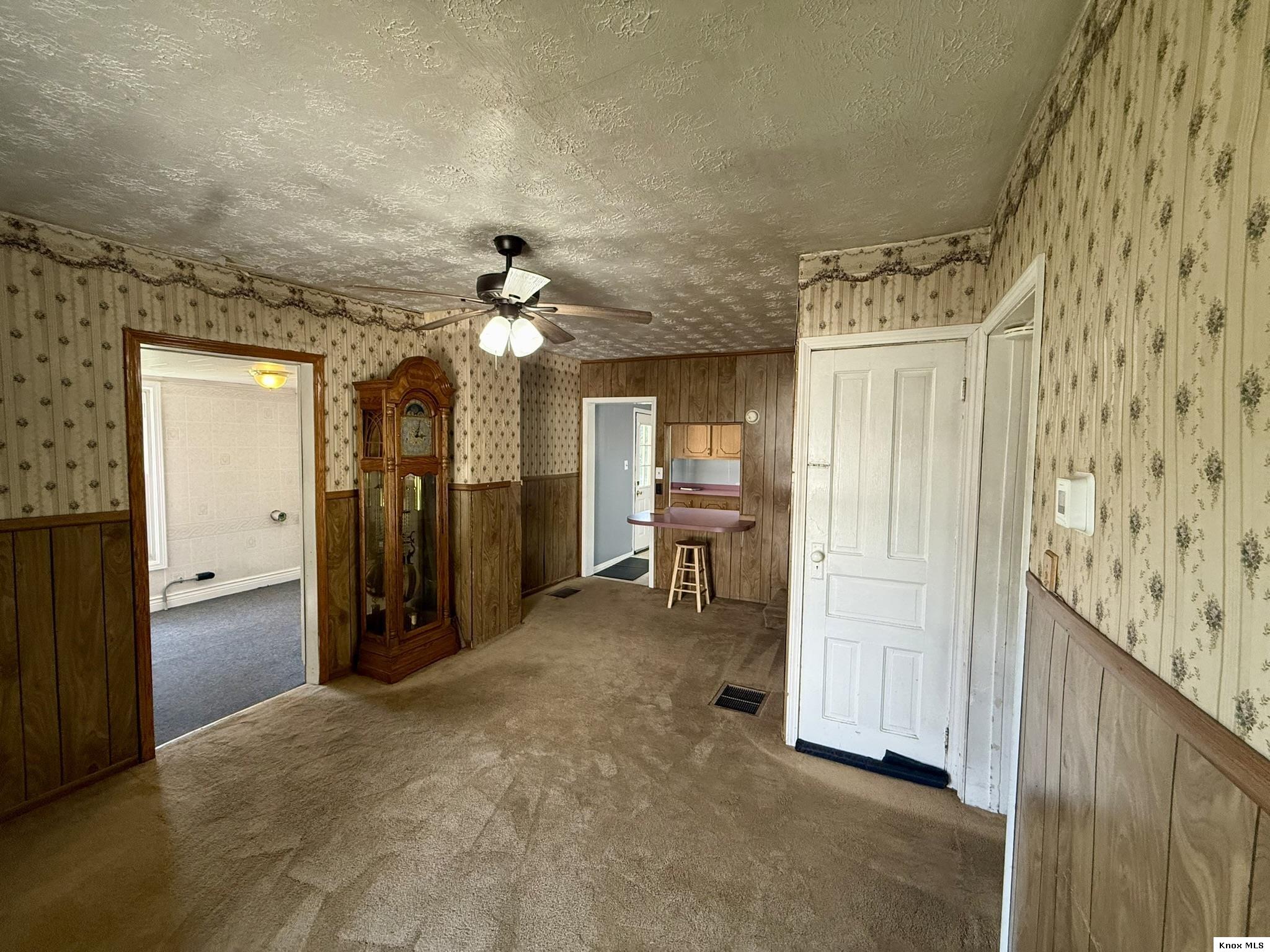 1010 E Gambier St. Property Photo 12