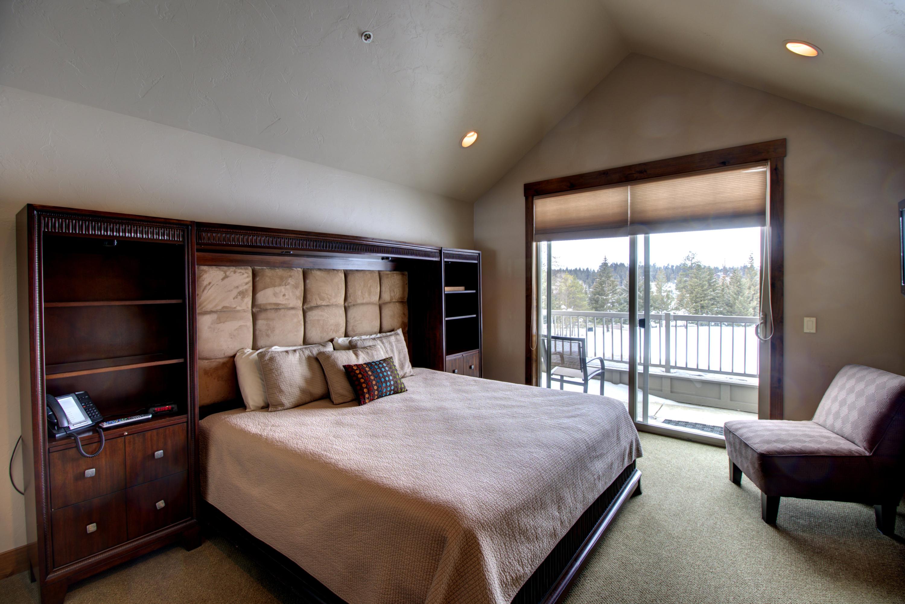 300 Spyglass Hill Way Unit 64 T Wk 33 Property Photo 6