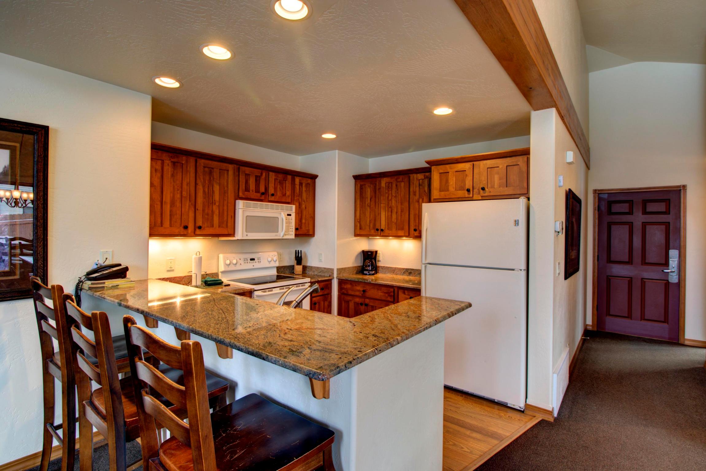 1025 St. Andrews Drive Property Photo 6