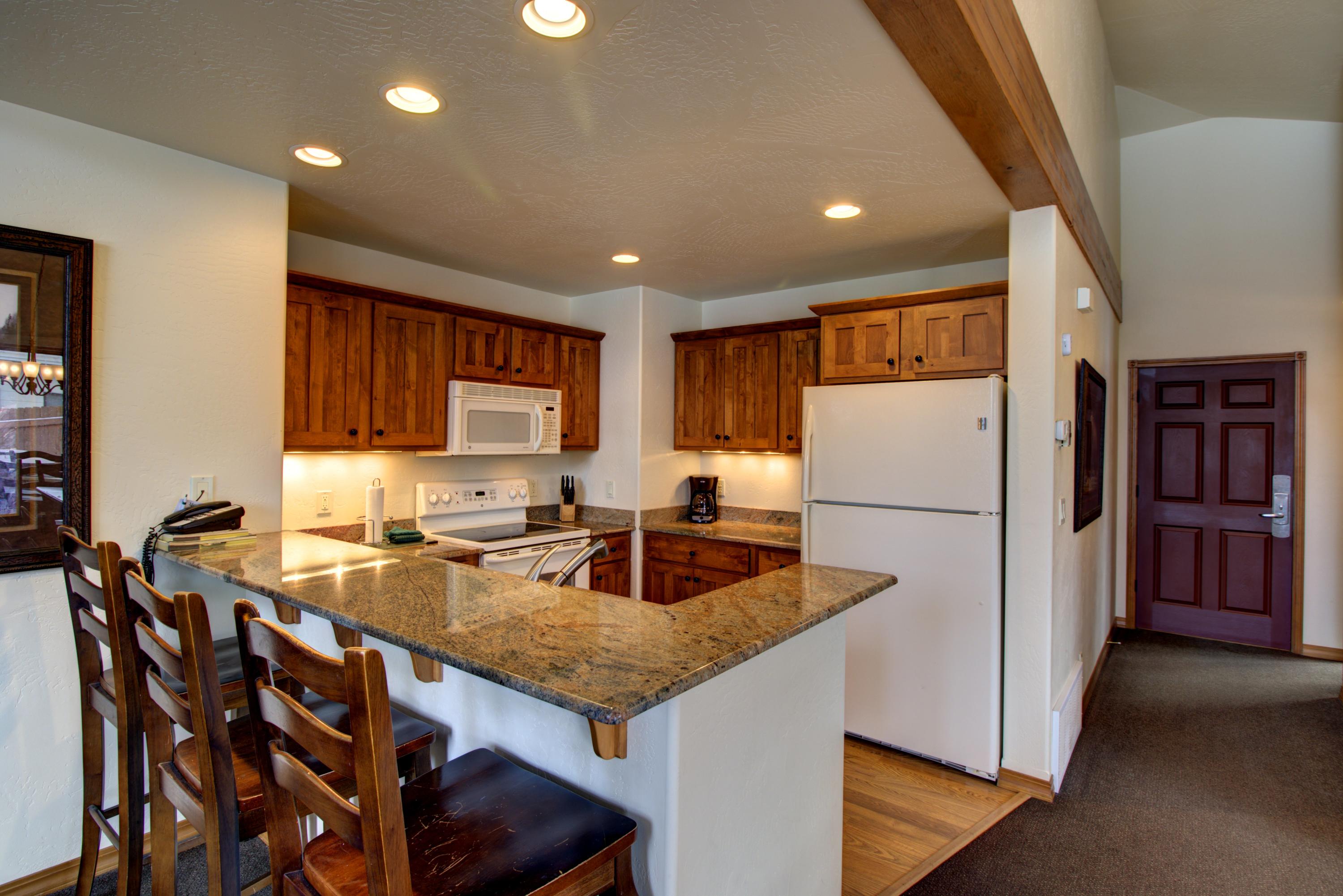 1025 St. Andrews Drive Property Photo 6