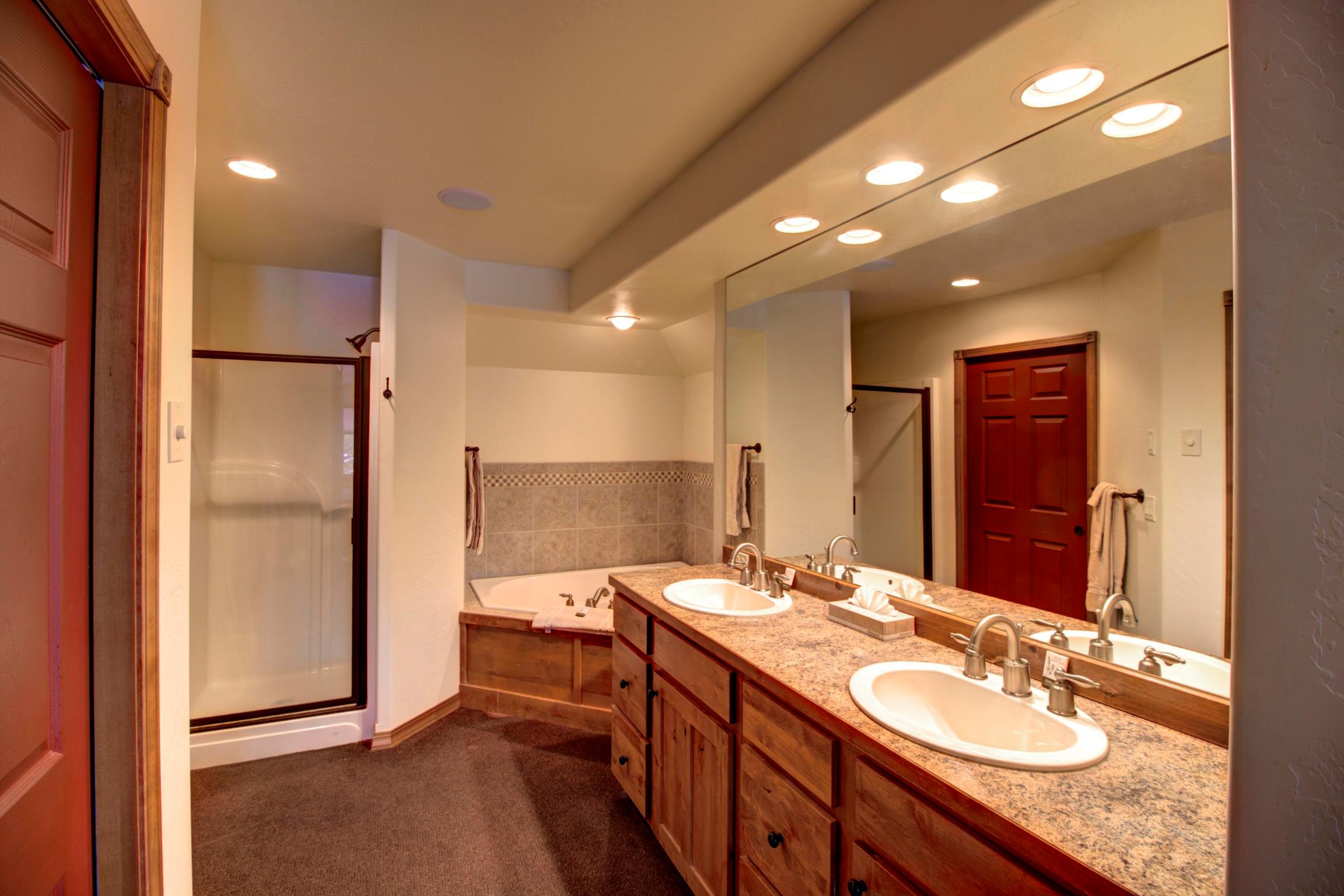 1025 St. Andrews Drive Property Photo 9