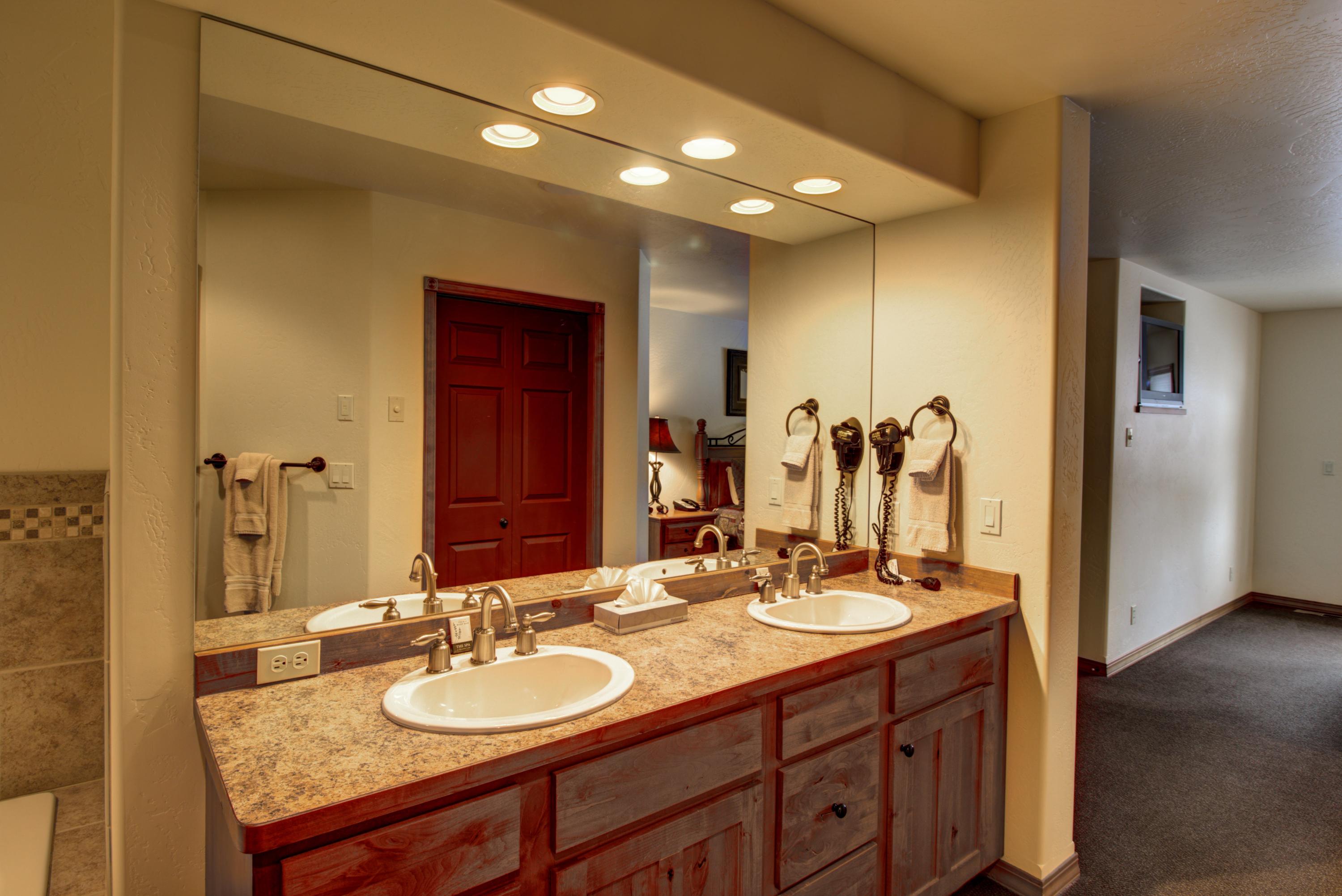 1025 St. Andrews Drive Property Photo 10