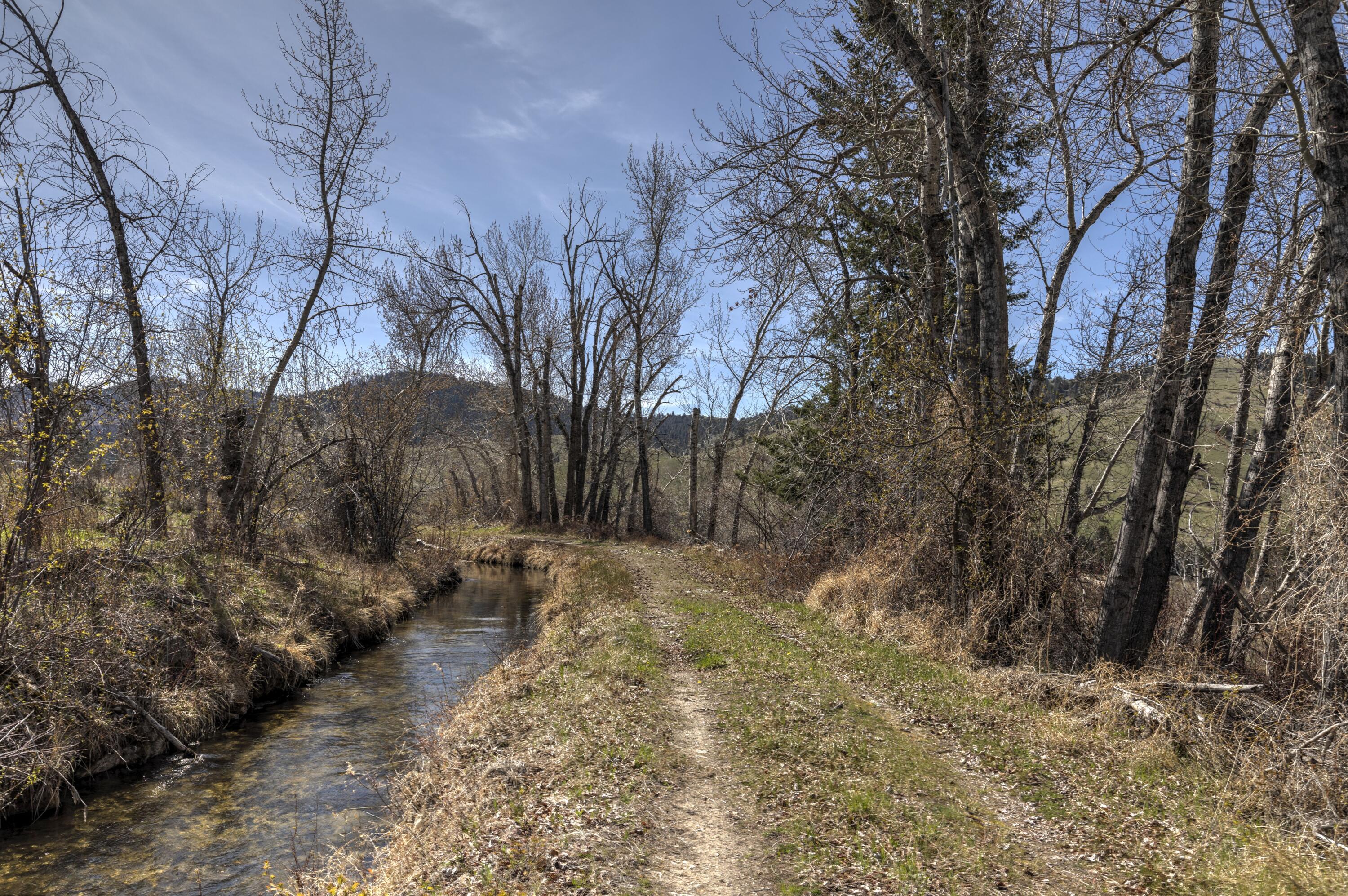 A-2 & A-3 Skyfire Drive Property Photo 8