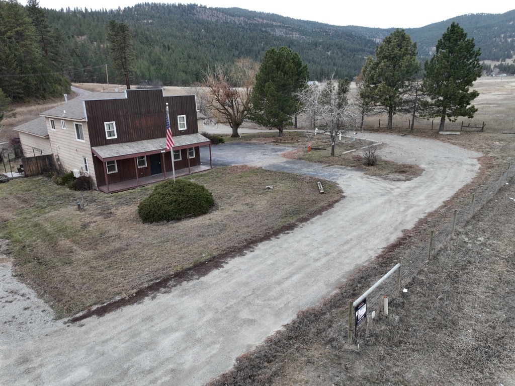 9809 Valley Grove Drive Property Photo 3