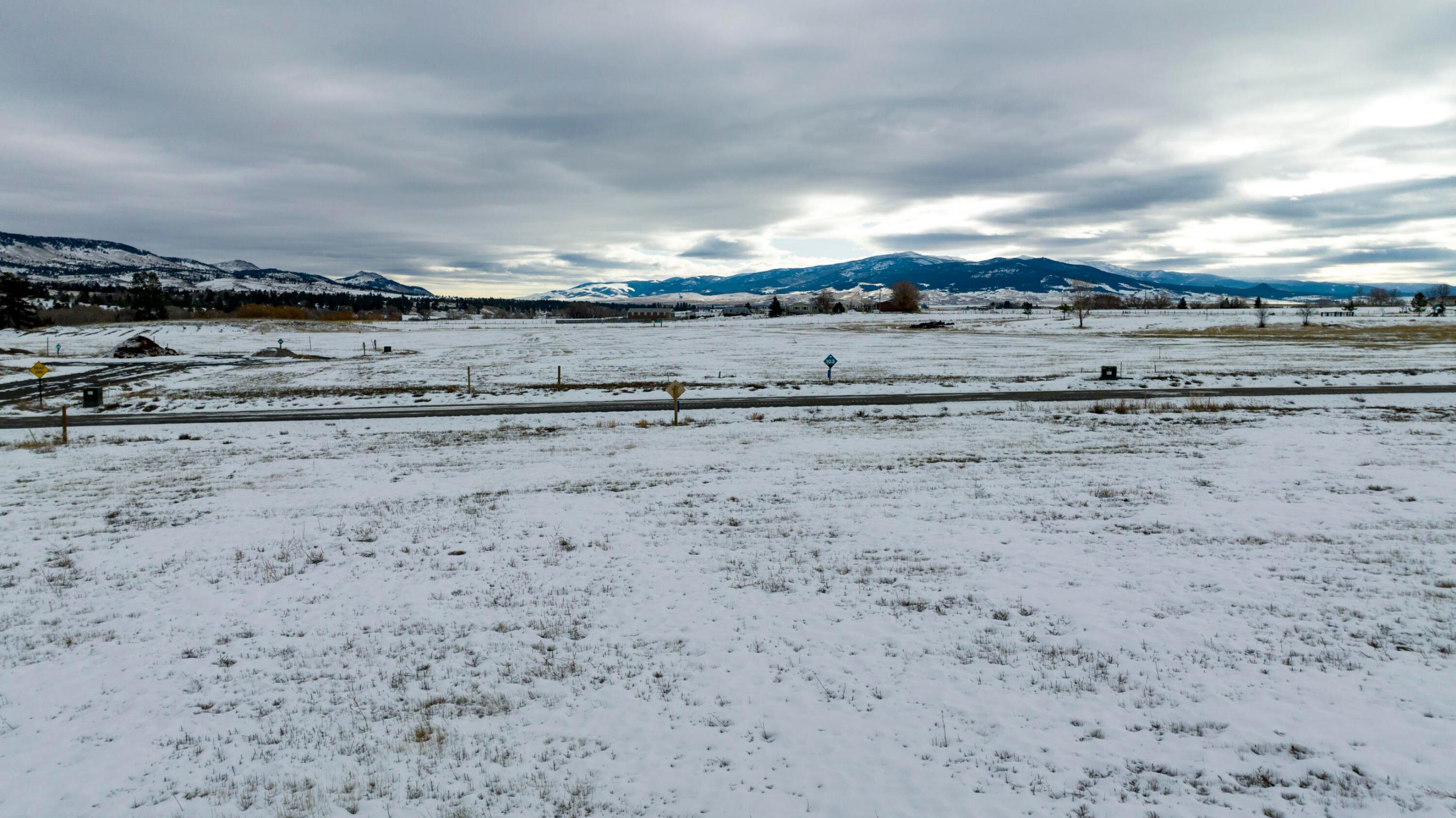 5497 Fireweed Loop Property Photo 7