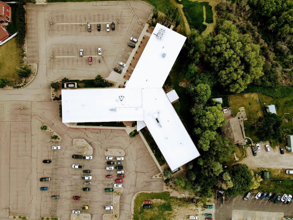 555 Corporate Drive Property Photo 4