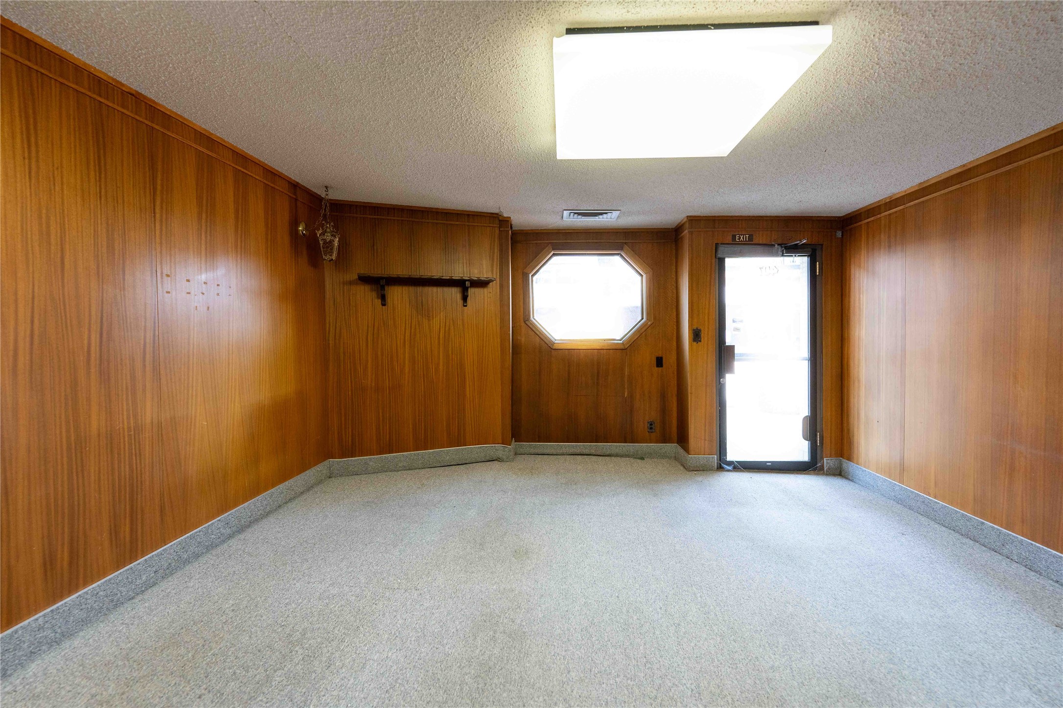 407 Central Avenue Property Photo 12
