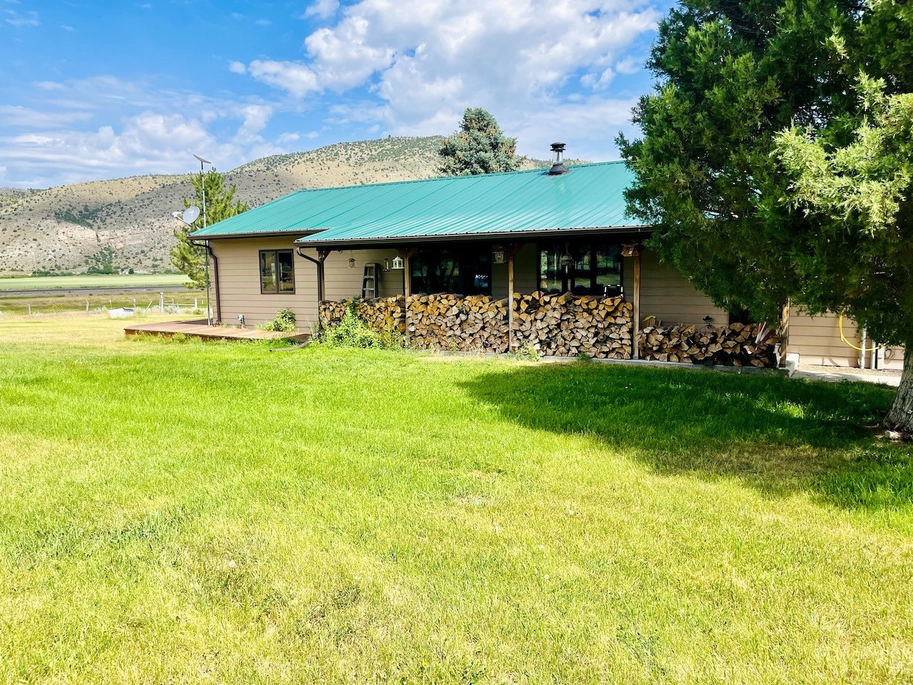 18711 Crystal Mountain Road Property Photo 1