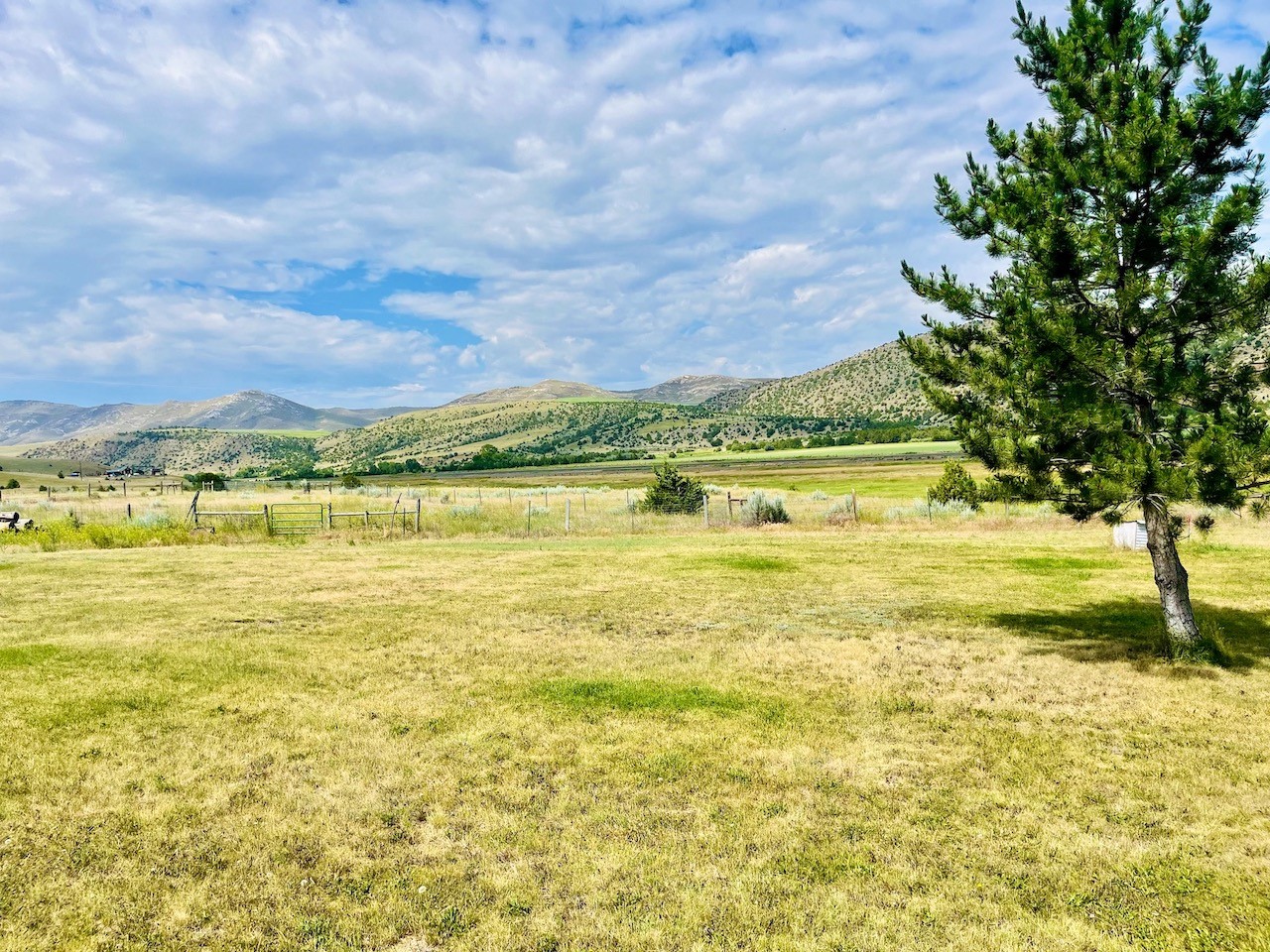 18711 Crystal Mountain Road Property Photo 3