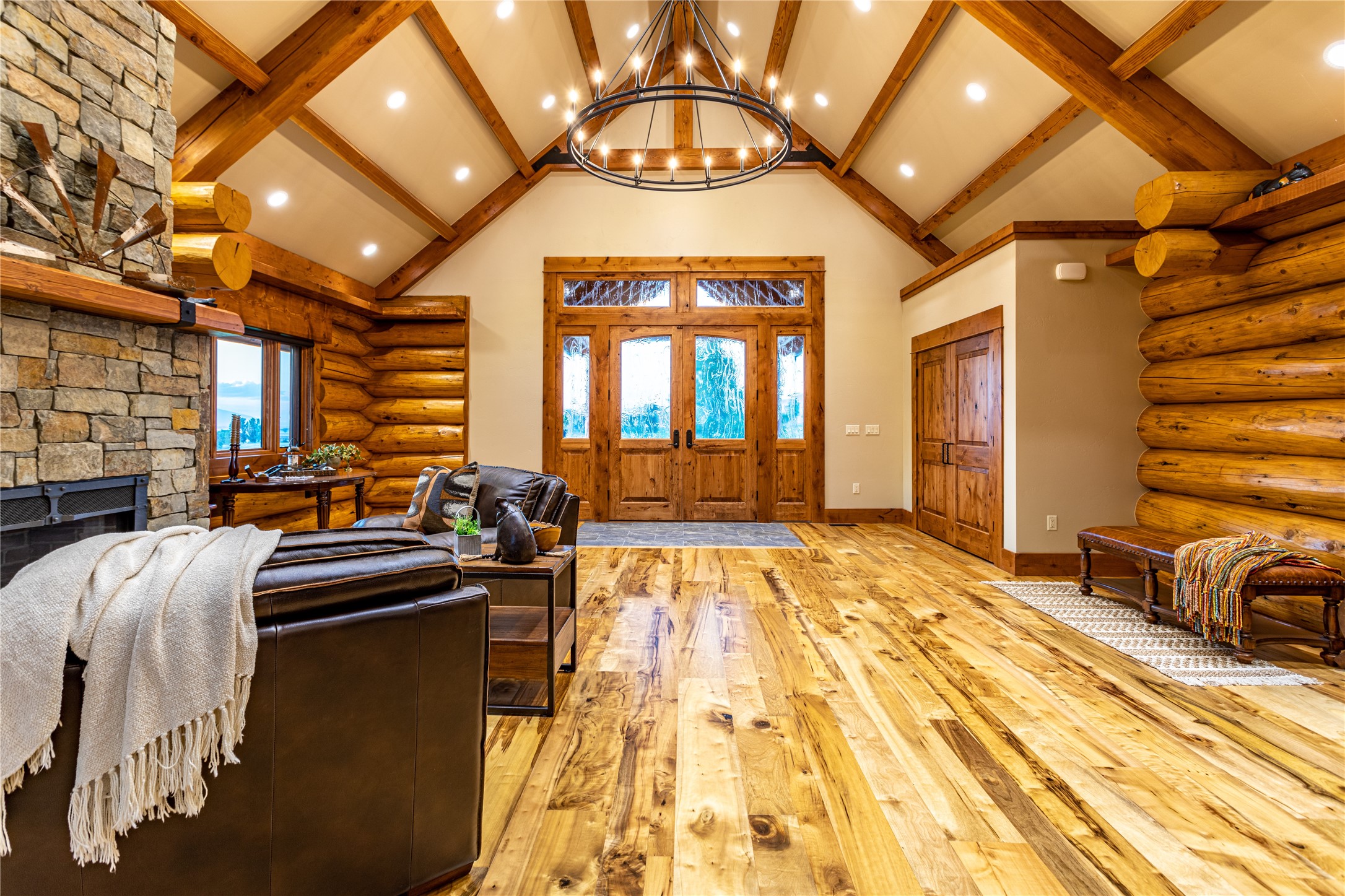 391 Skyline Drive Property Photo 5