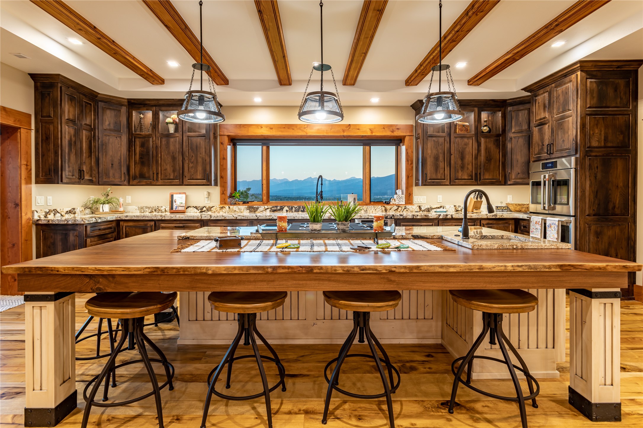 391 Skyline Drive Property Photo 10