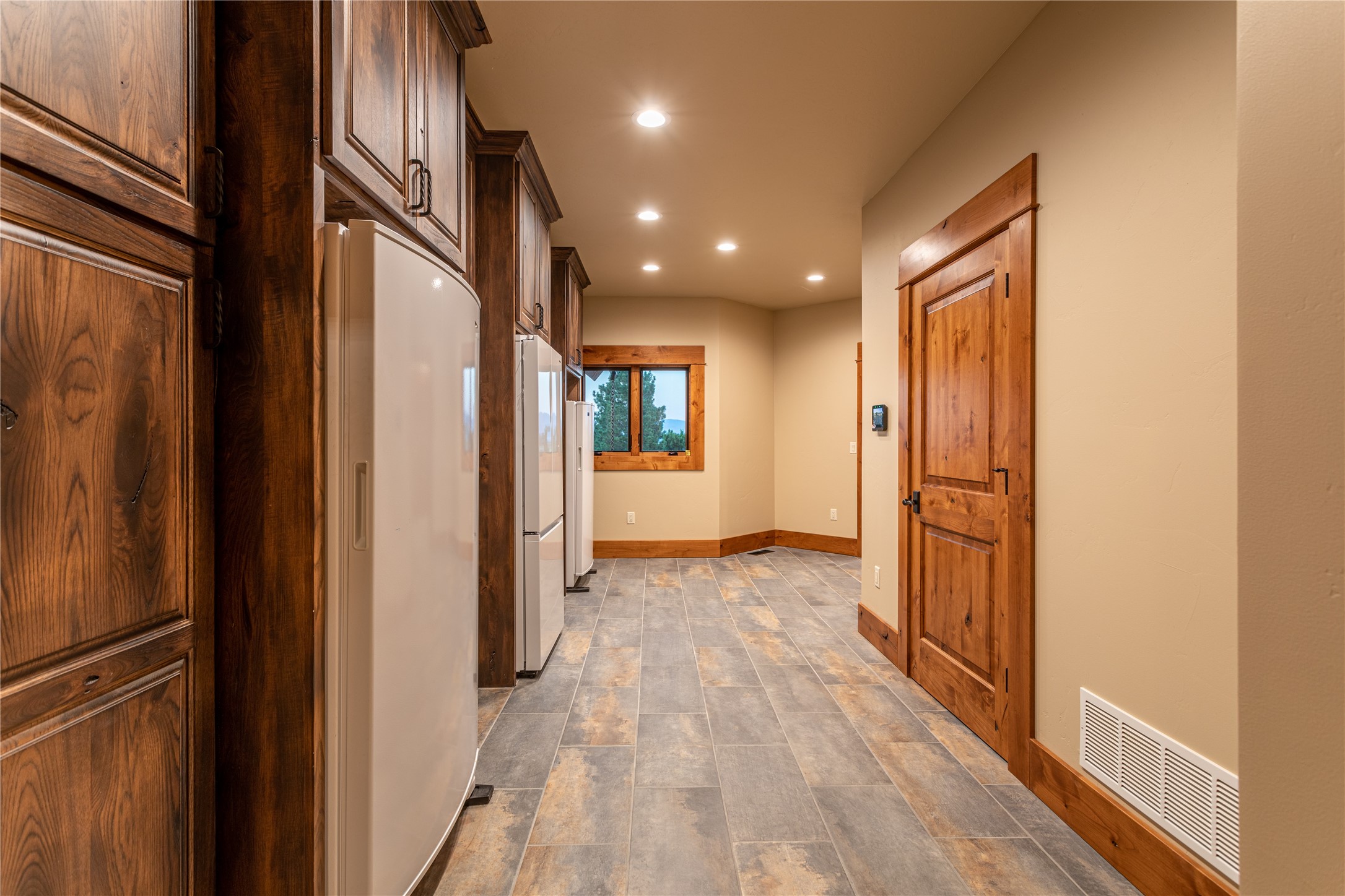 391 Skyline Drive Property Photo 32