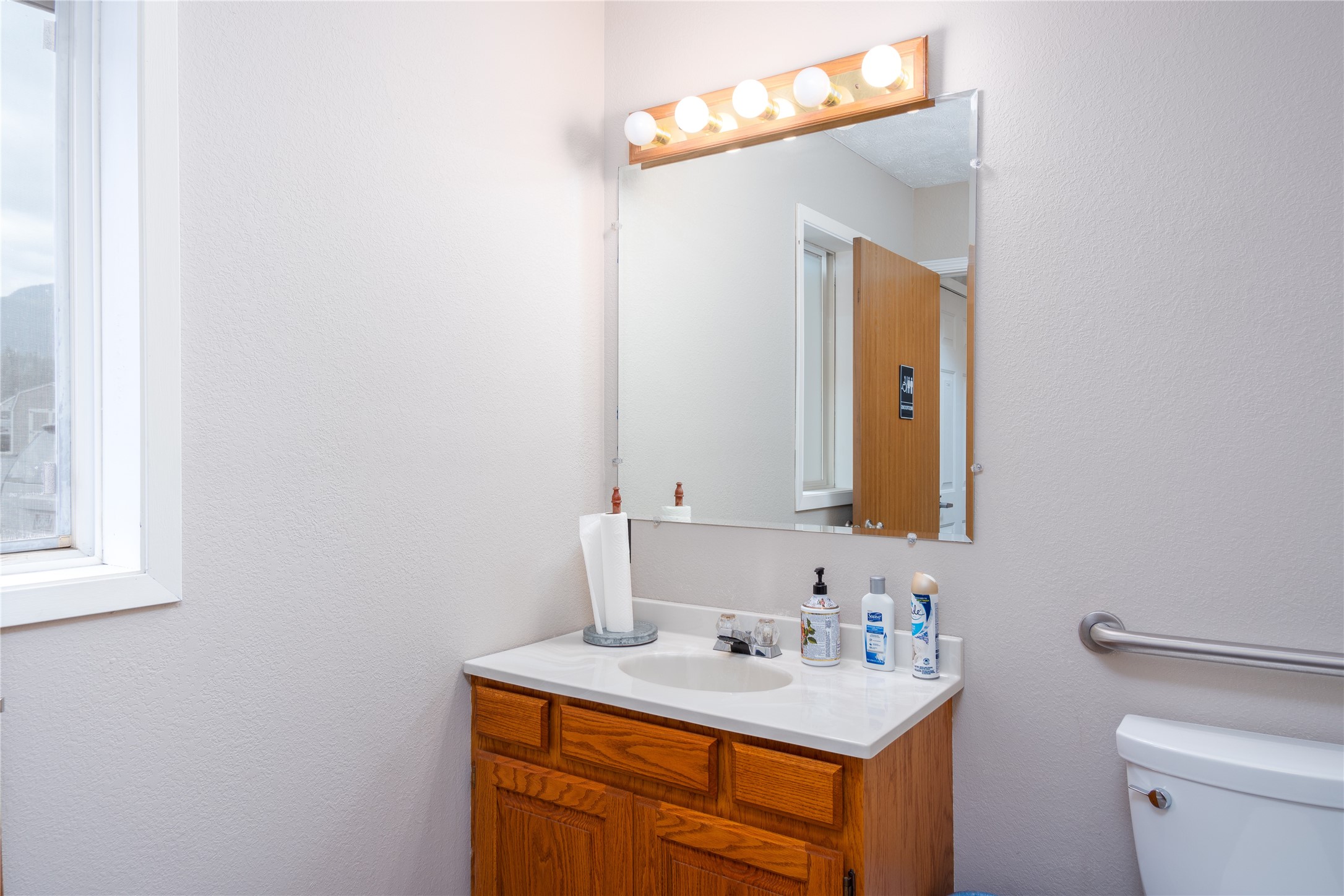 1111 W 9th Street Property Photo 55