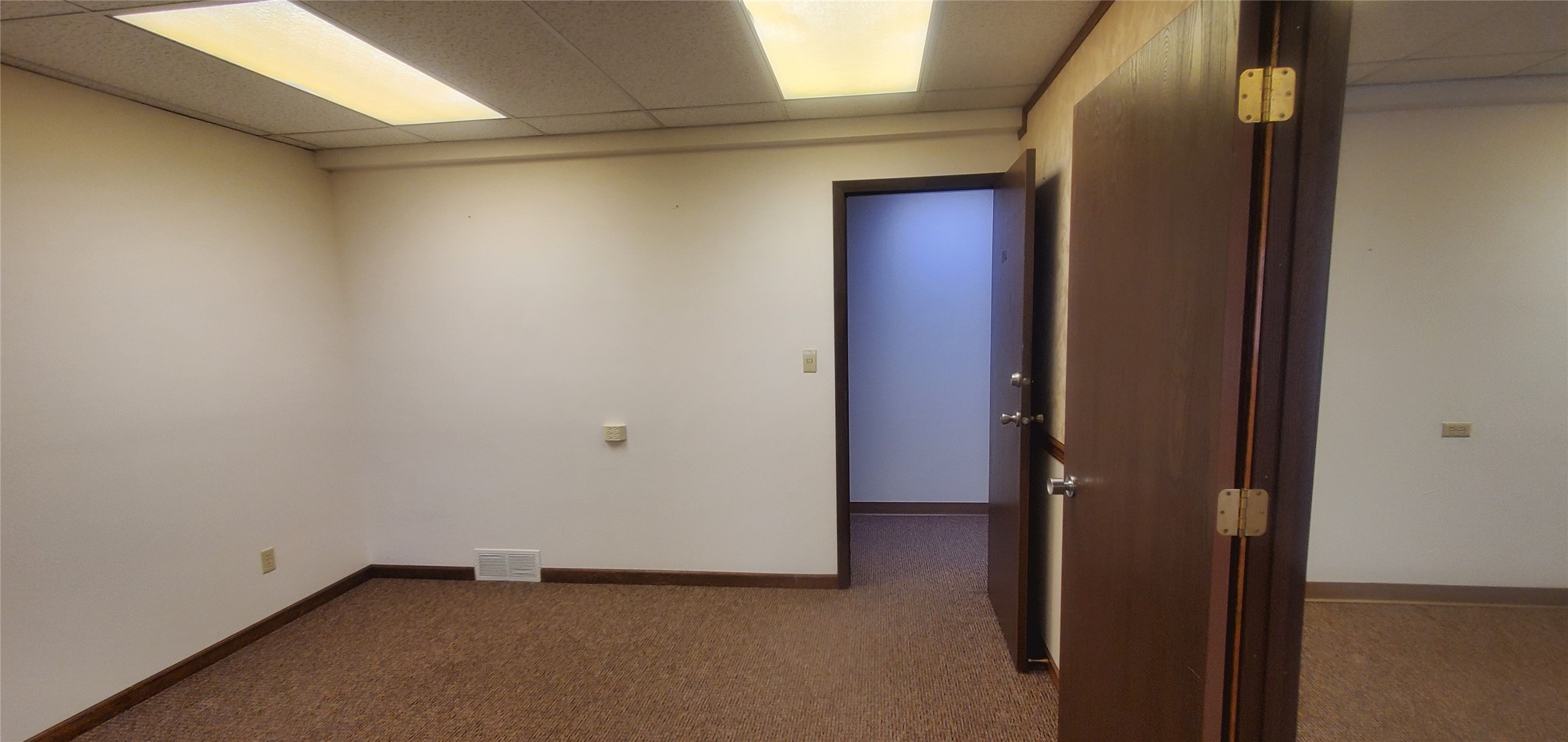1018 Burlington Avenue 202-204 Property Photo 16