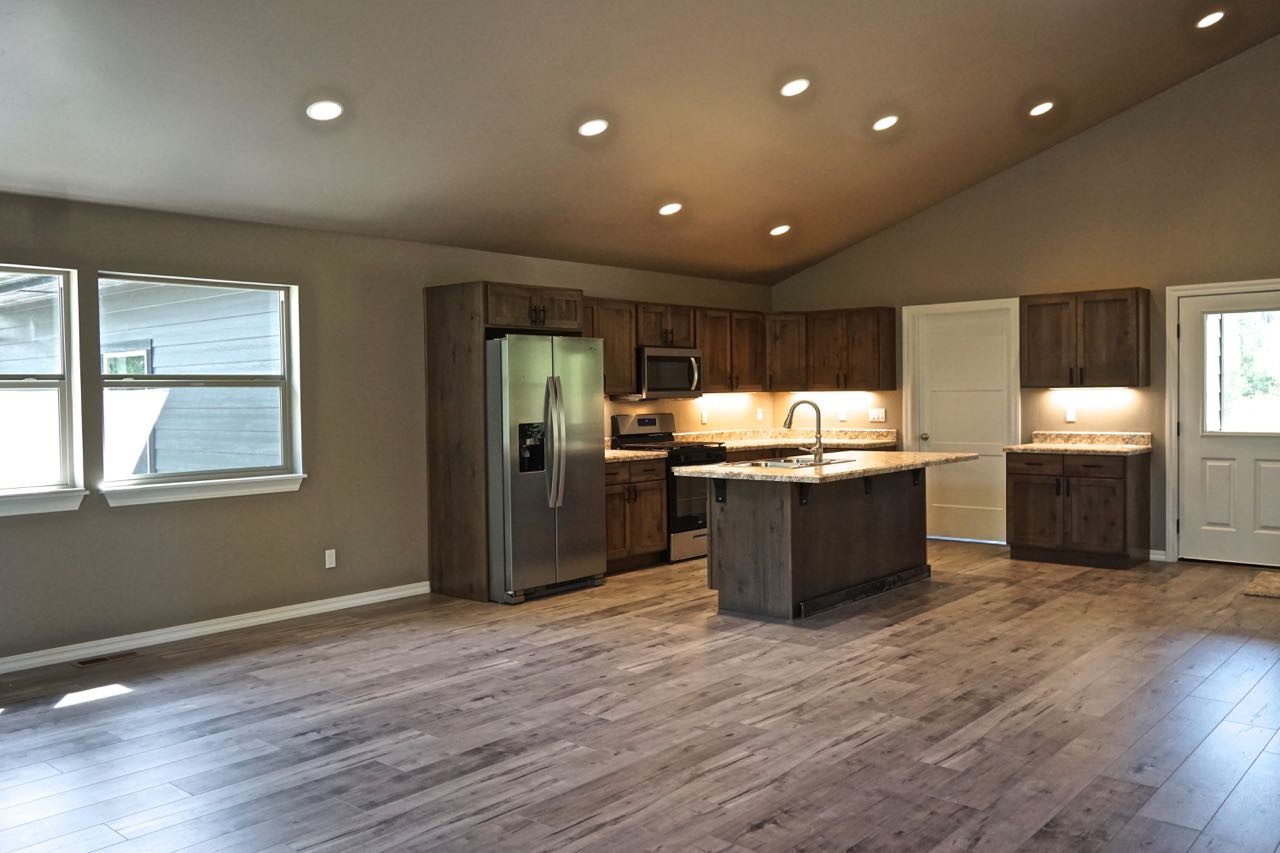 202 Angus Drive Property Photo 14