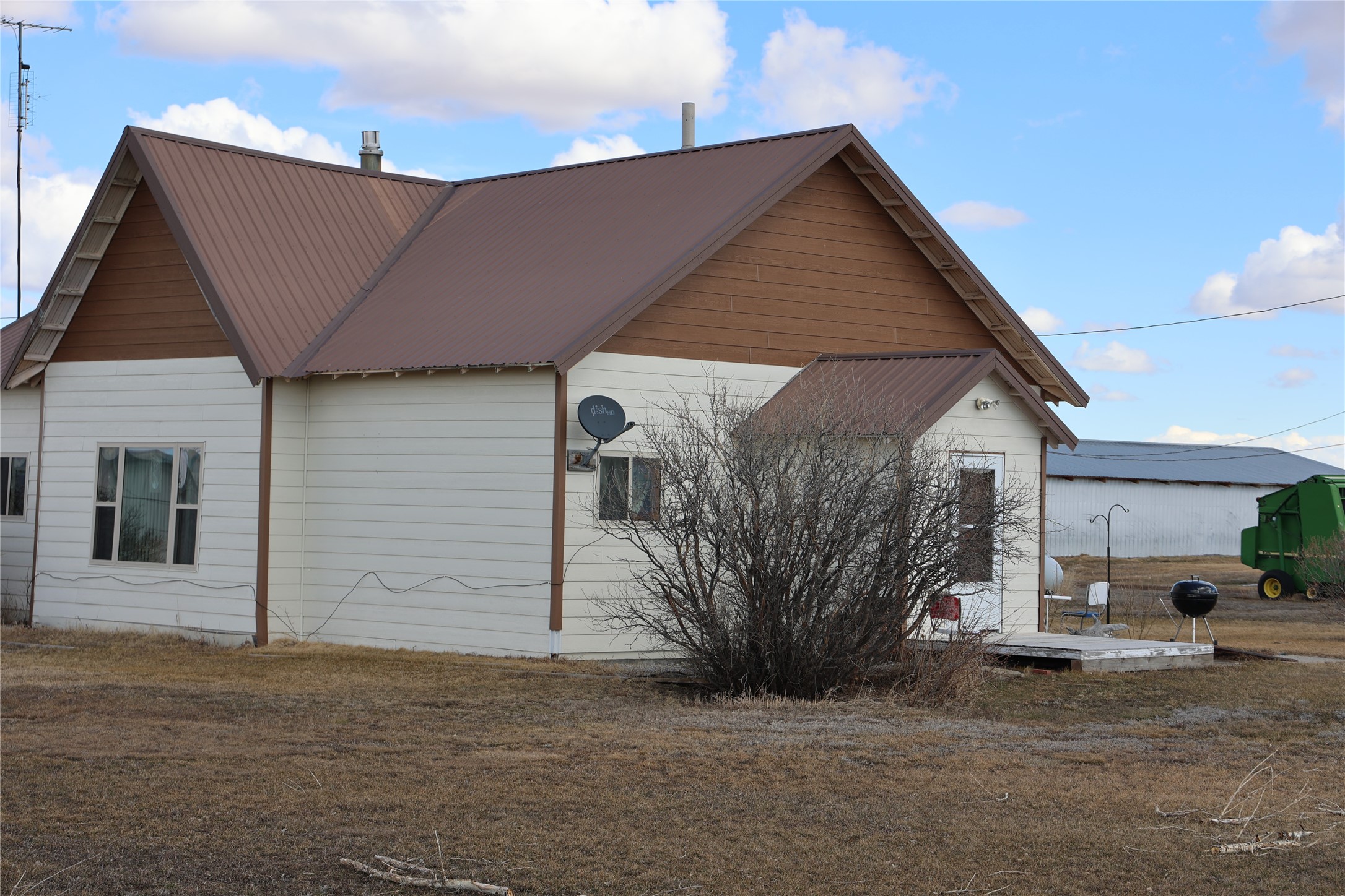 504 Swanson Road Property Photo 2