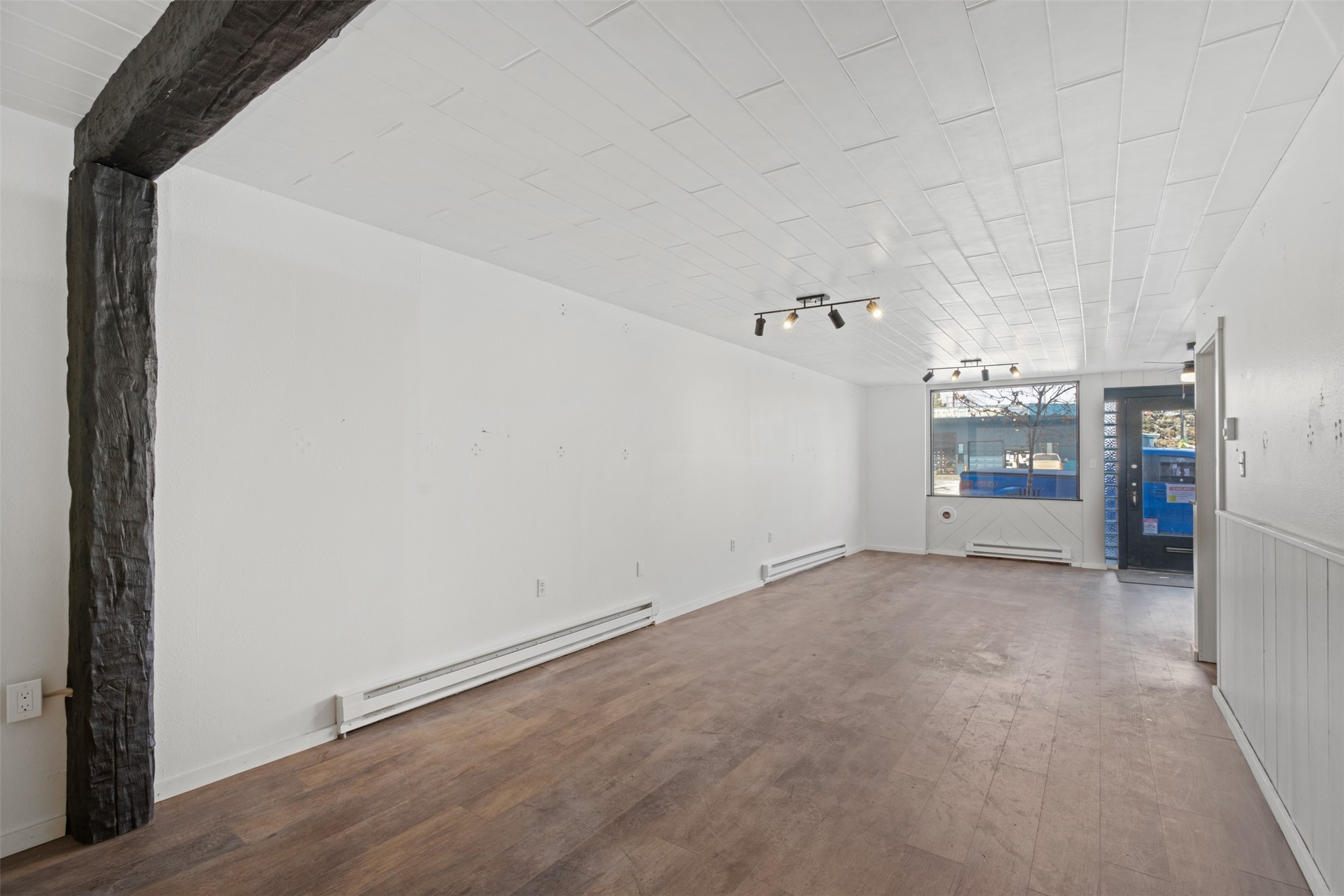 406 Broadway Street Property Photo 10